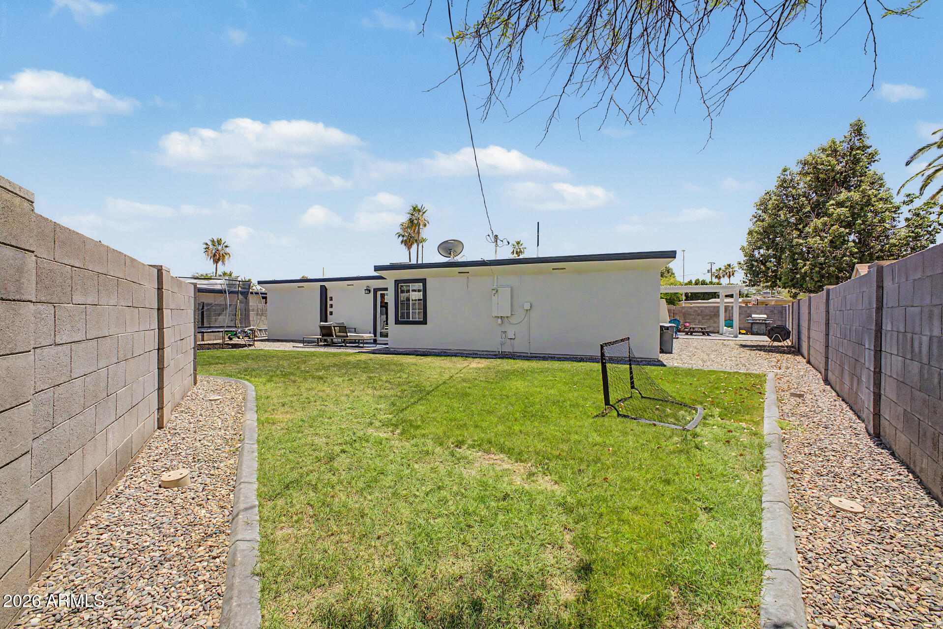 3632 E SUNNYSIDE Drive