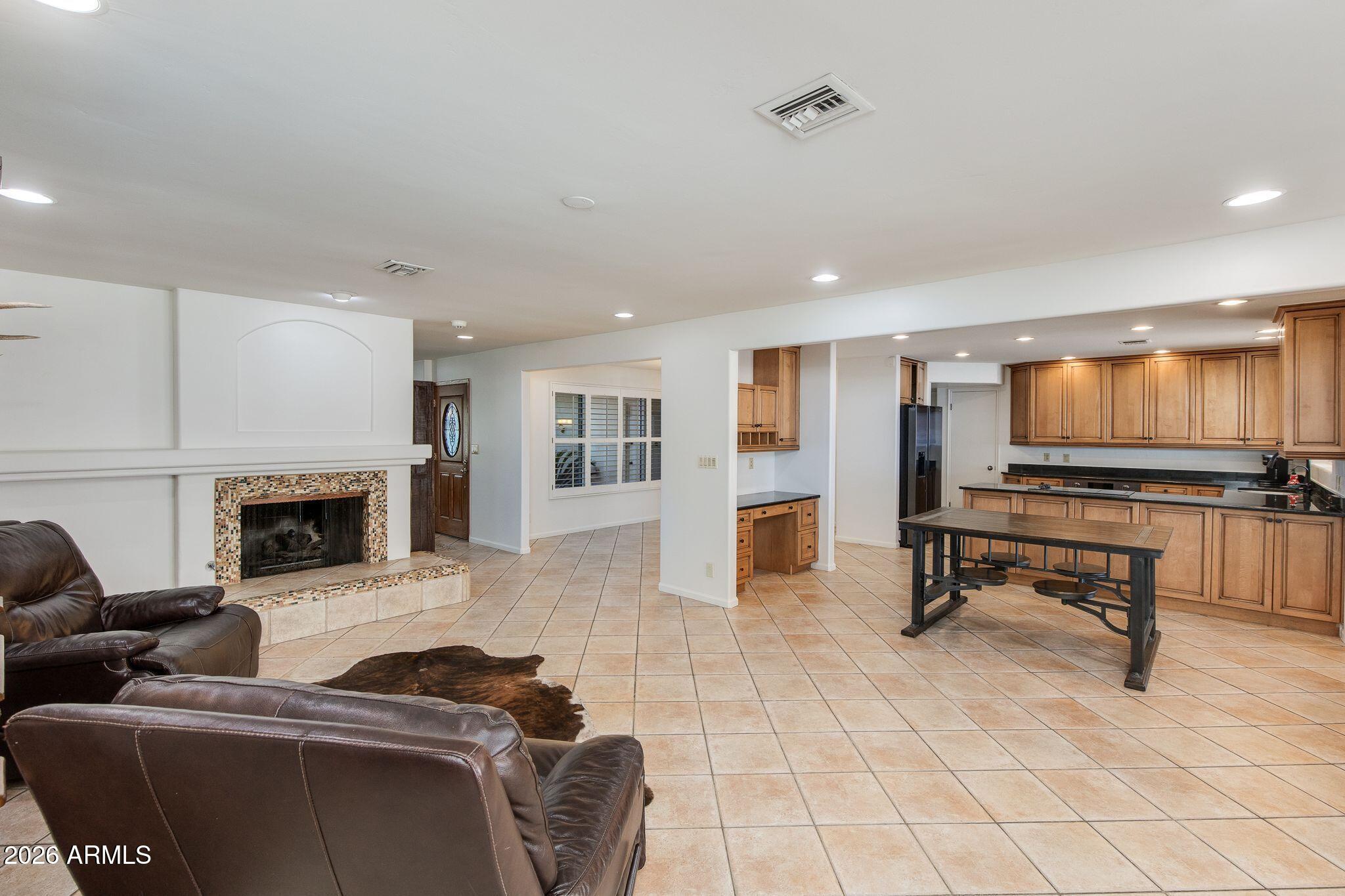 2236 E CACTUS WREN Drive