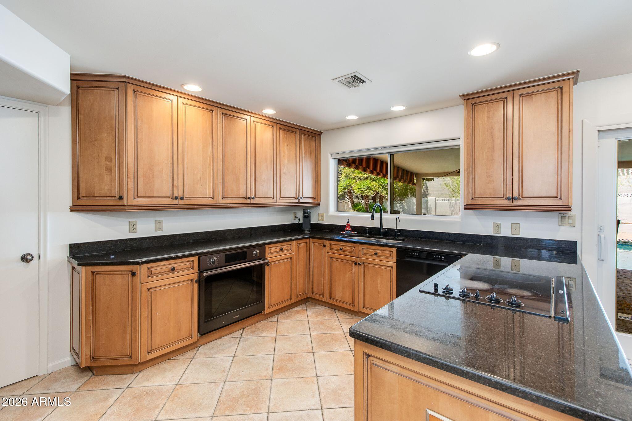 2236 E CACTUS WREN Drive