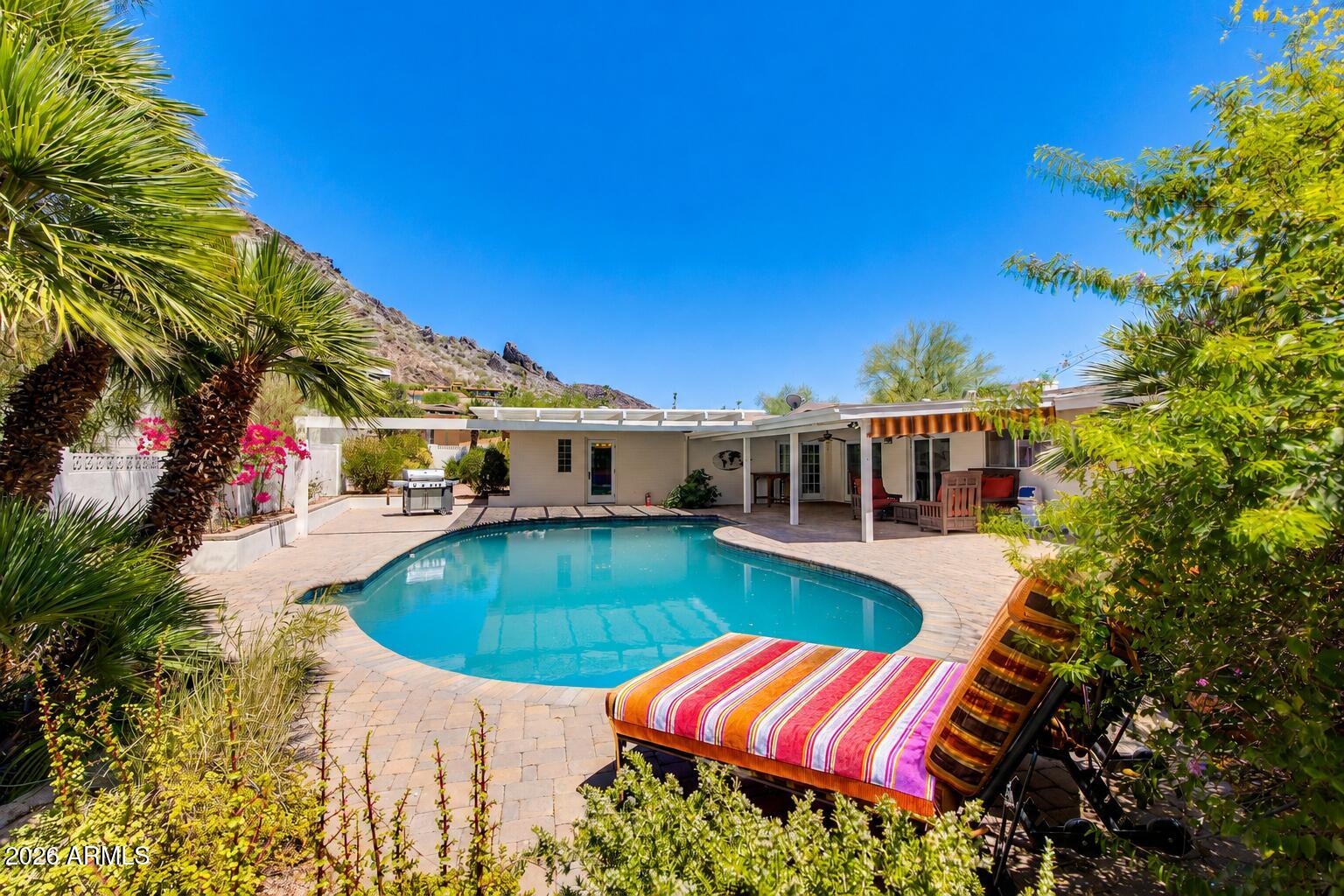 2236 E CACTUS WREN Drive