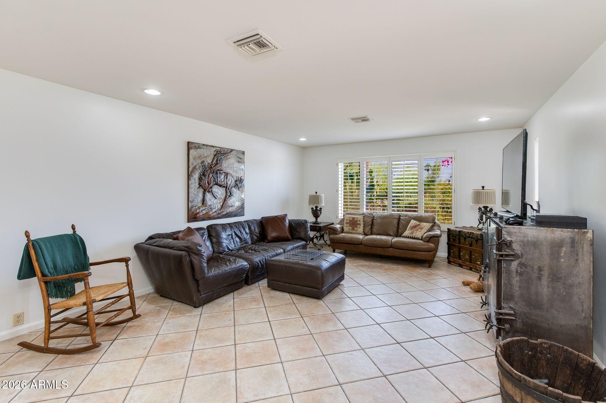 2236 E CACTUS WREN Drive