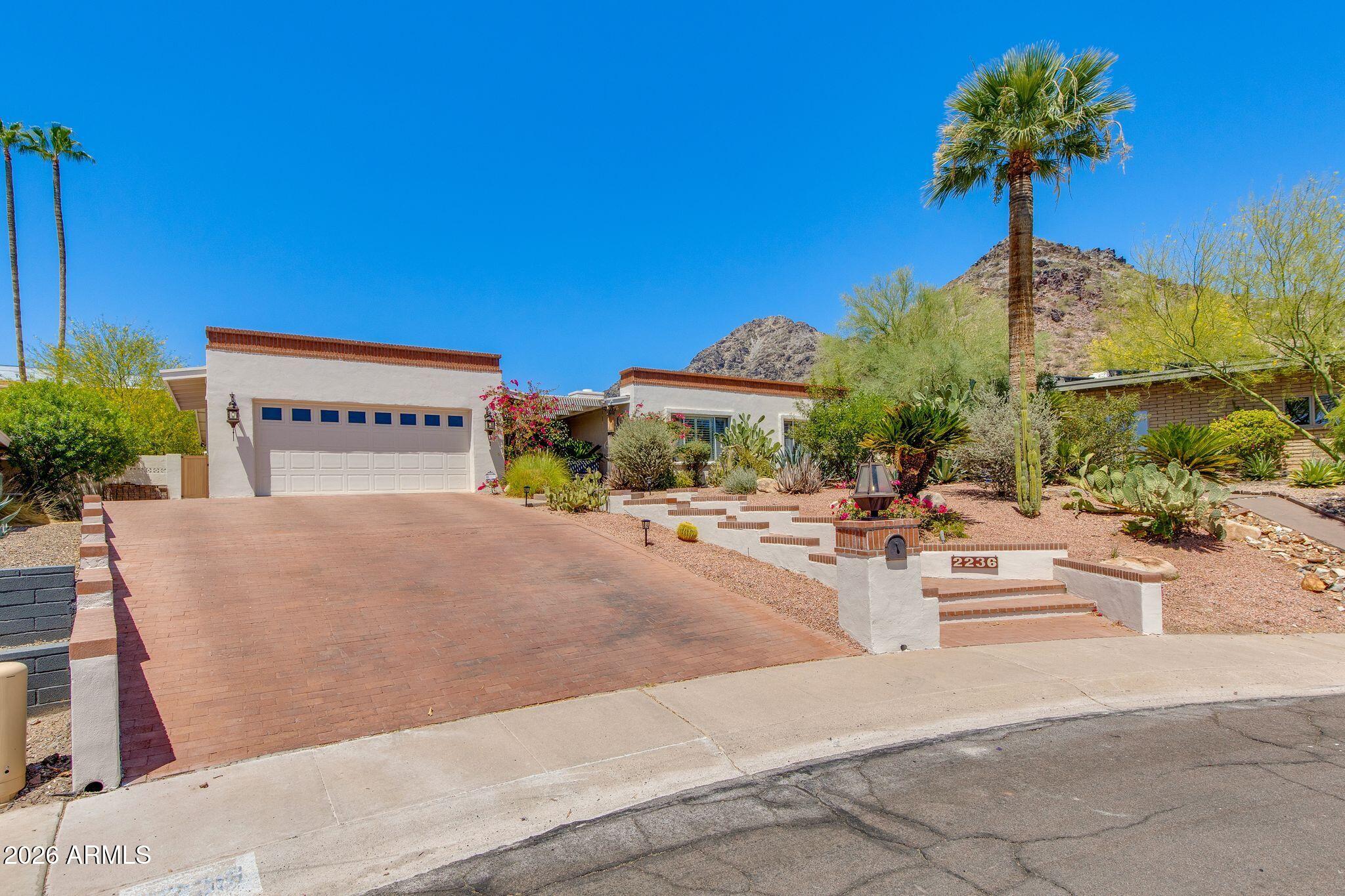 2236 E CACTUS WREN Drive