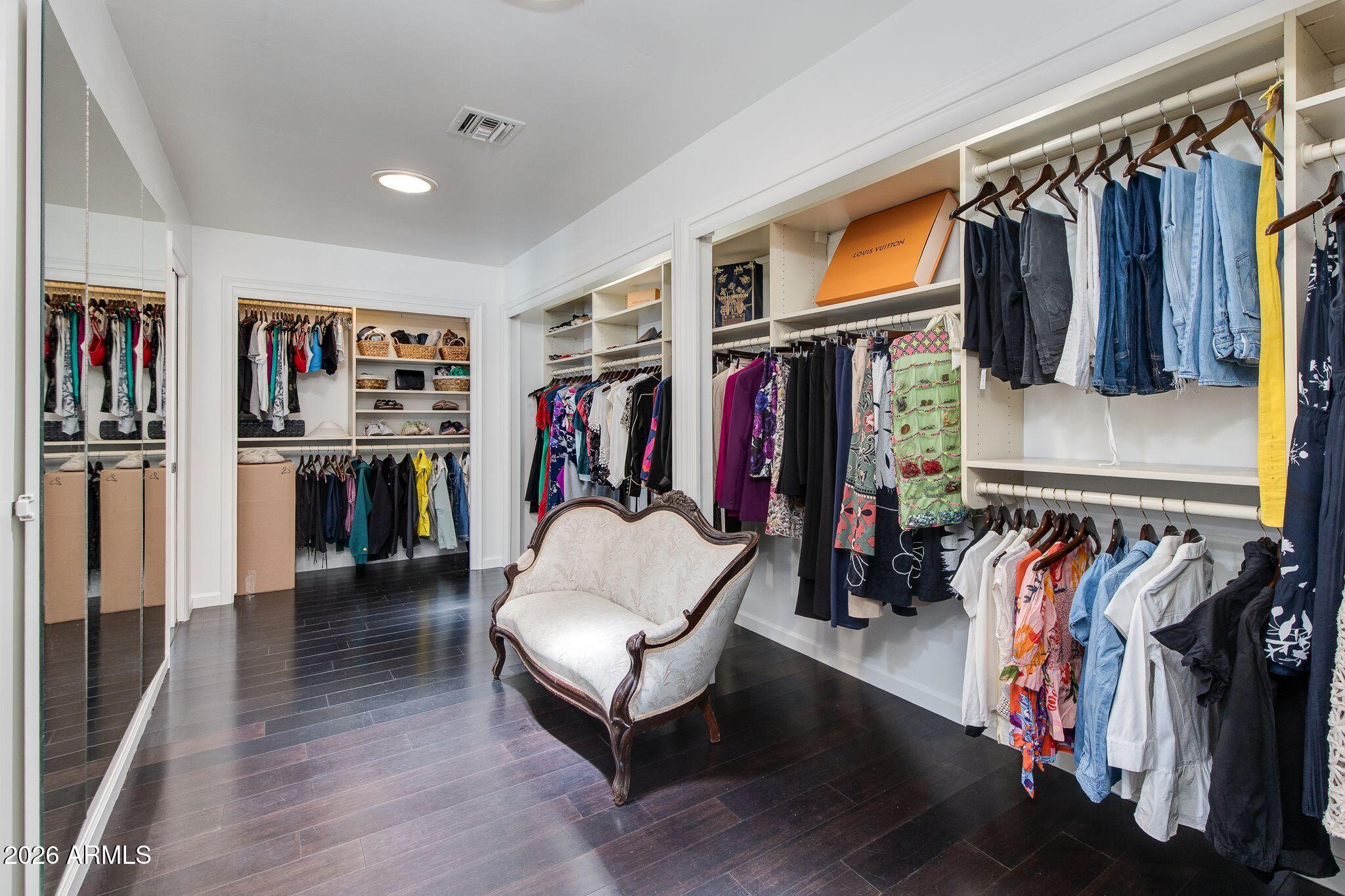 2236 E CACTUS WREN Drive