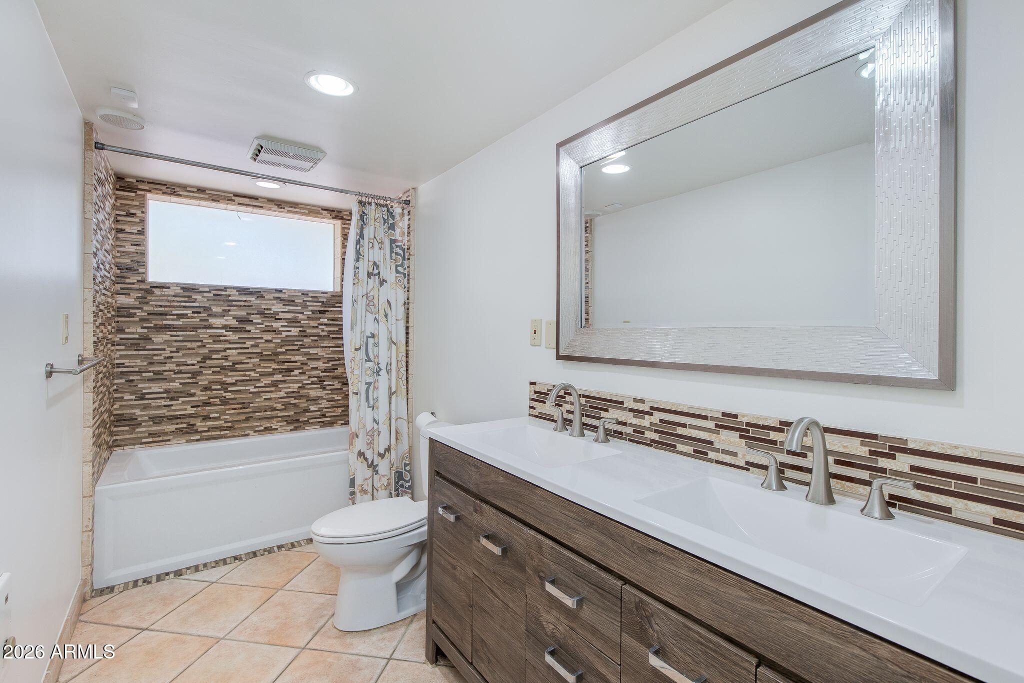 2236 E CACTUS WREN Drive