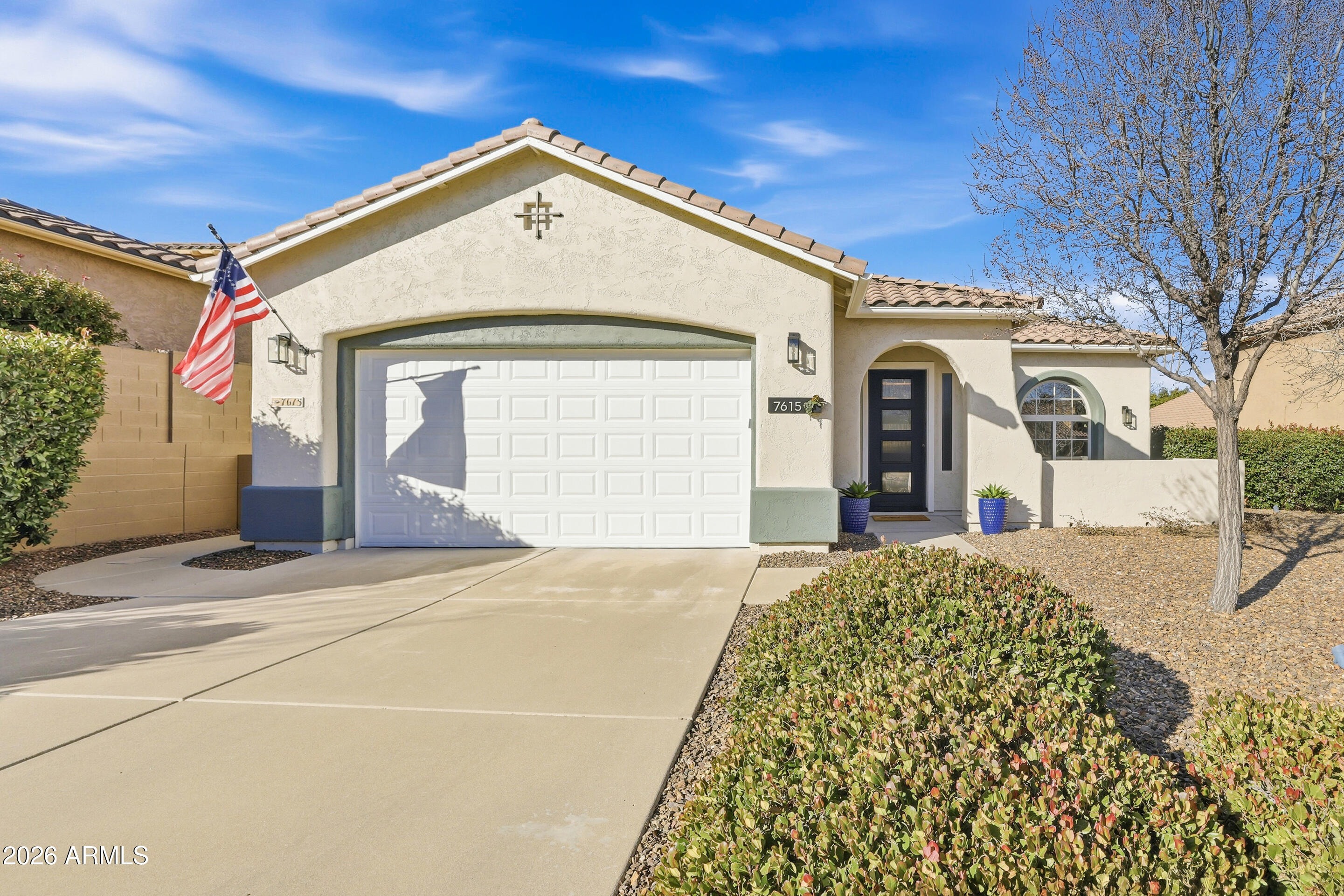 7615 E TRADERS Trail