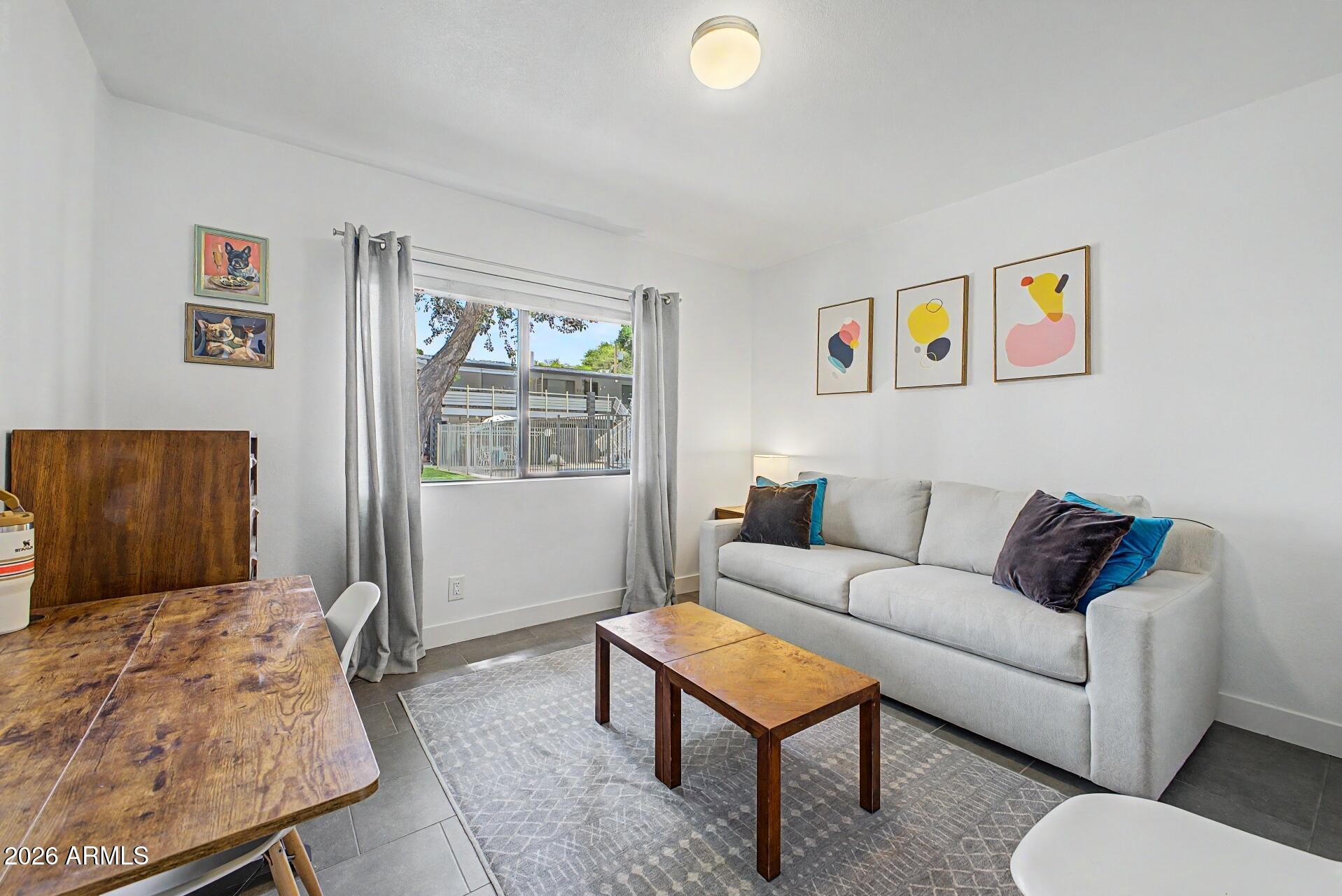 749 E MONTEBELLO Avenue 128