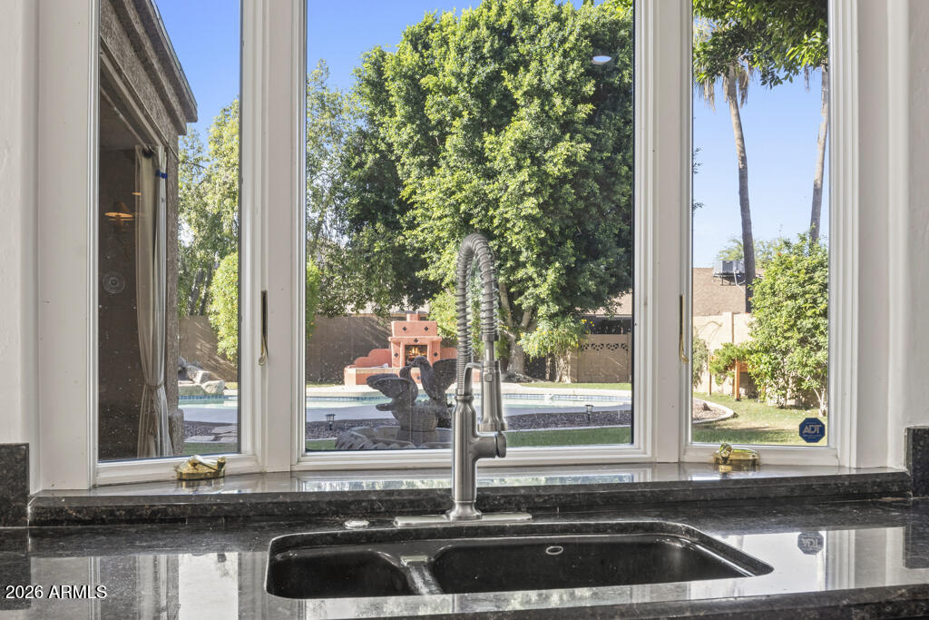6181 W LINDA Lane