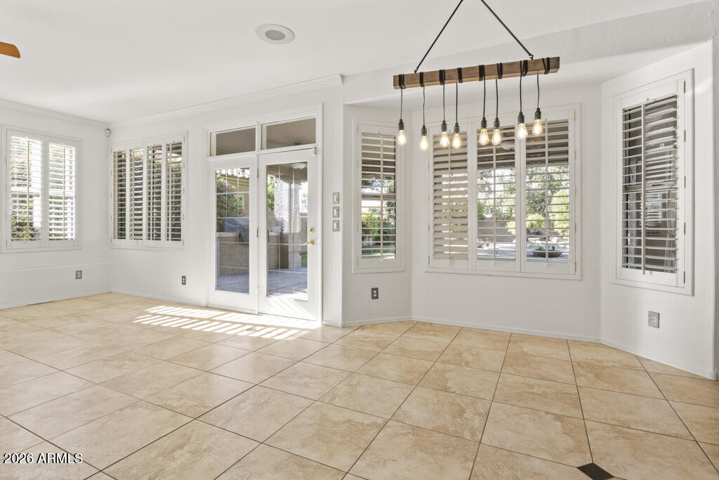 6181 W LINDA Lane