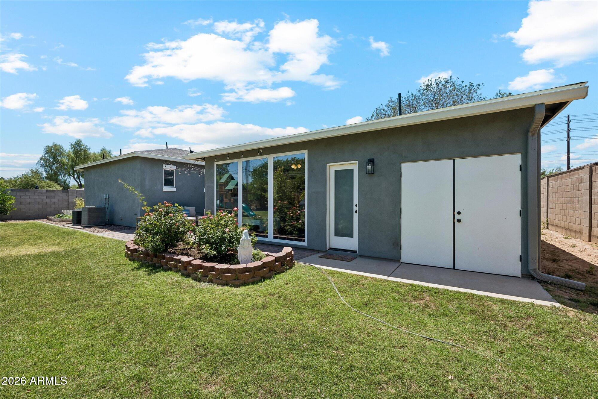 3324 E OSBORN Road