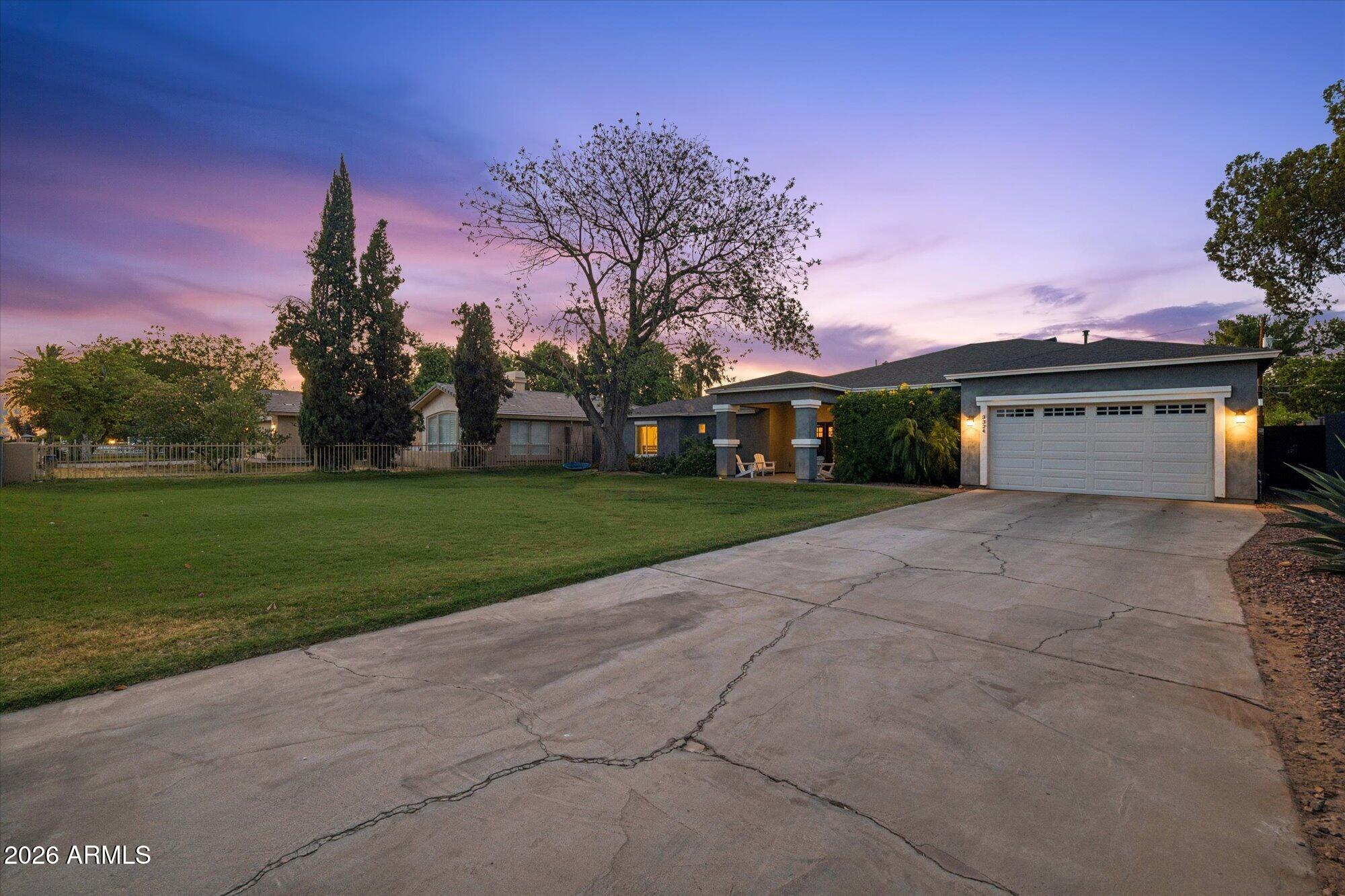 3324 E OSBORN Road