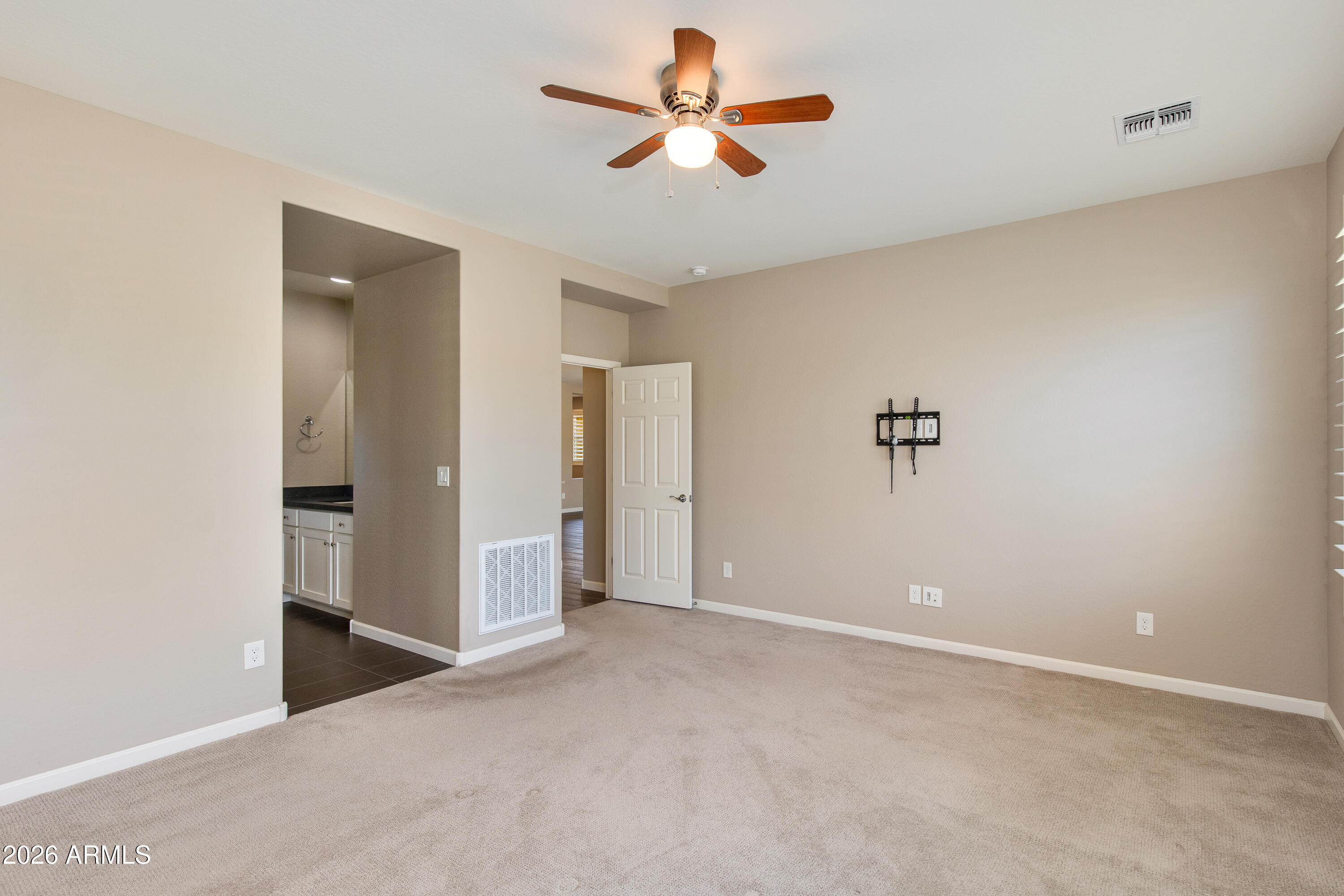 4406 NOBLE Drive