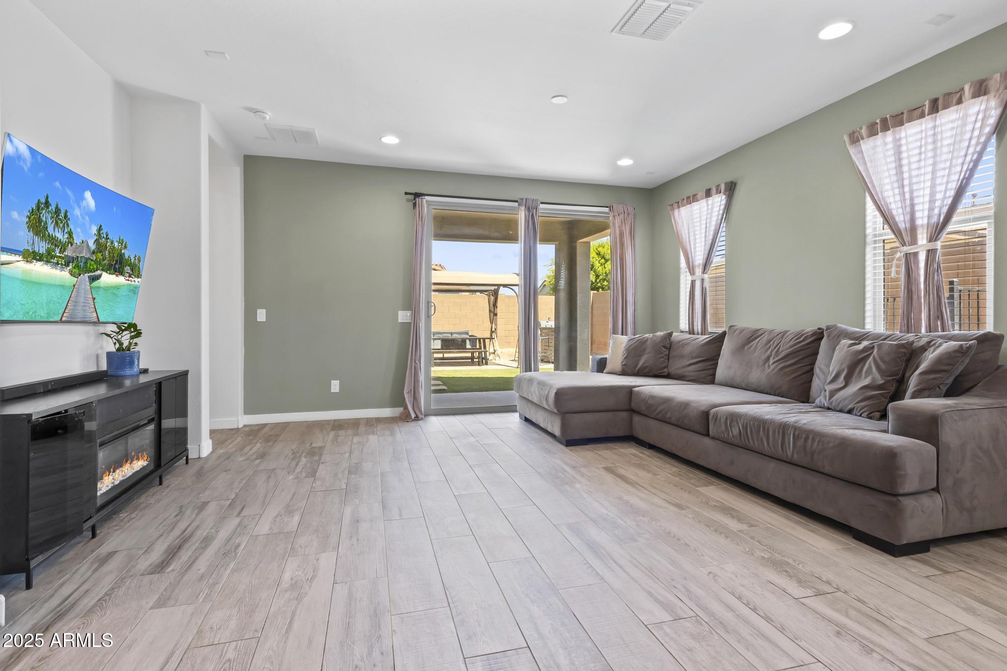 6919 S 13TH Place