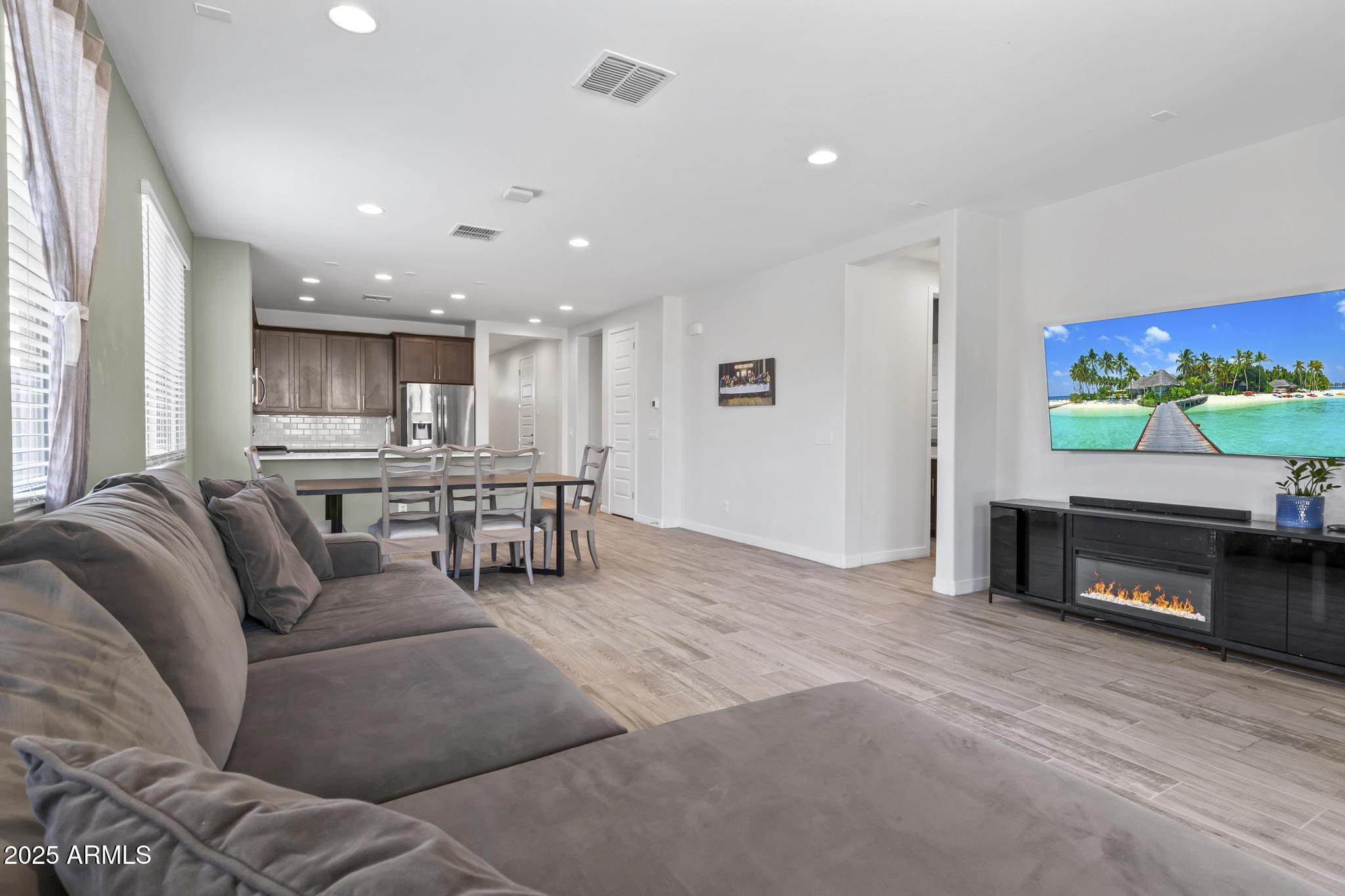 6919 S 13TH Place