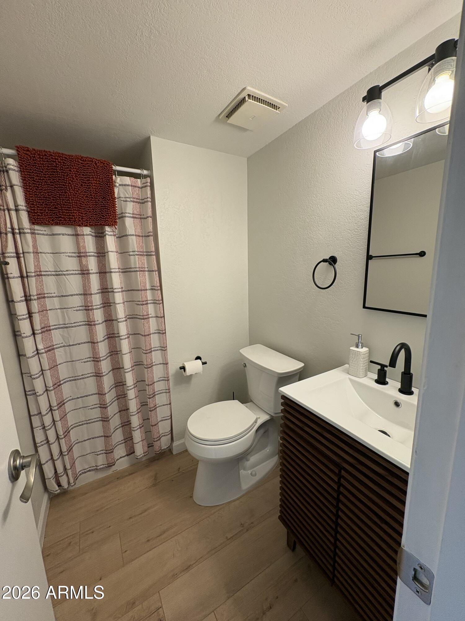 4150 E CACTUS Road 216