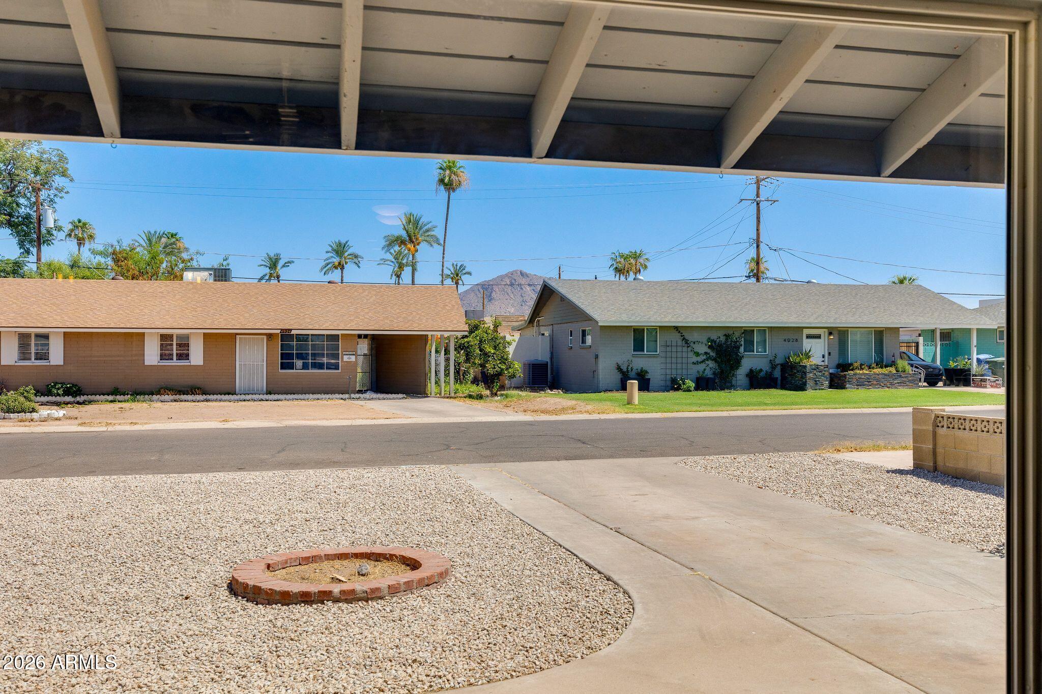 4923 E PALM Lane