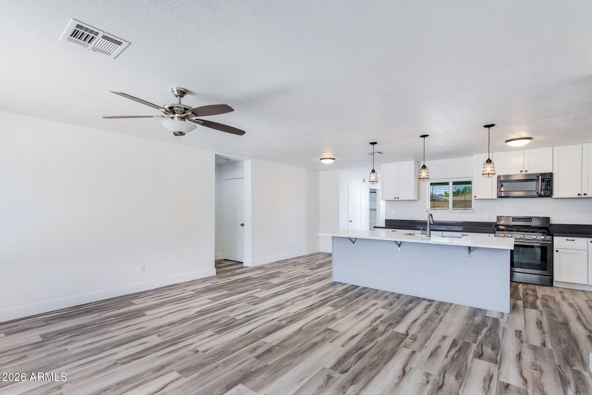 4923 E PALM Lane