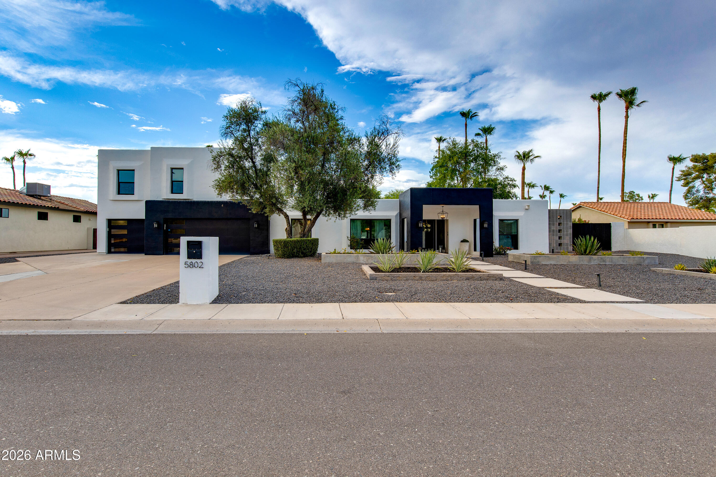 5802 E CORRINE Drive