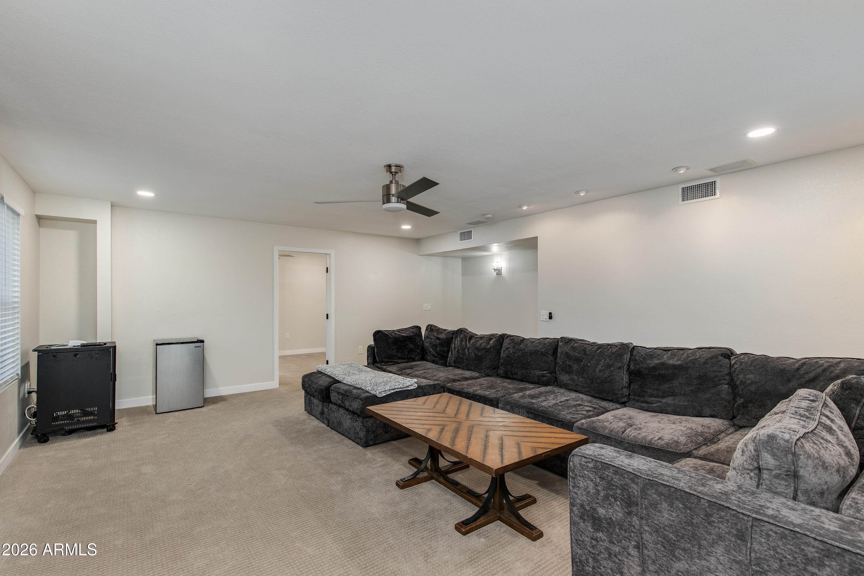 5802 E CORRINE Drive