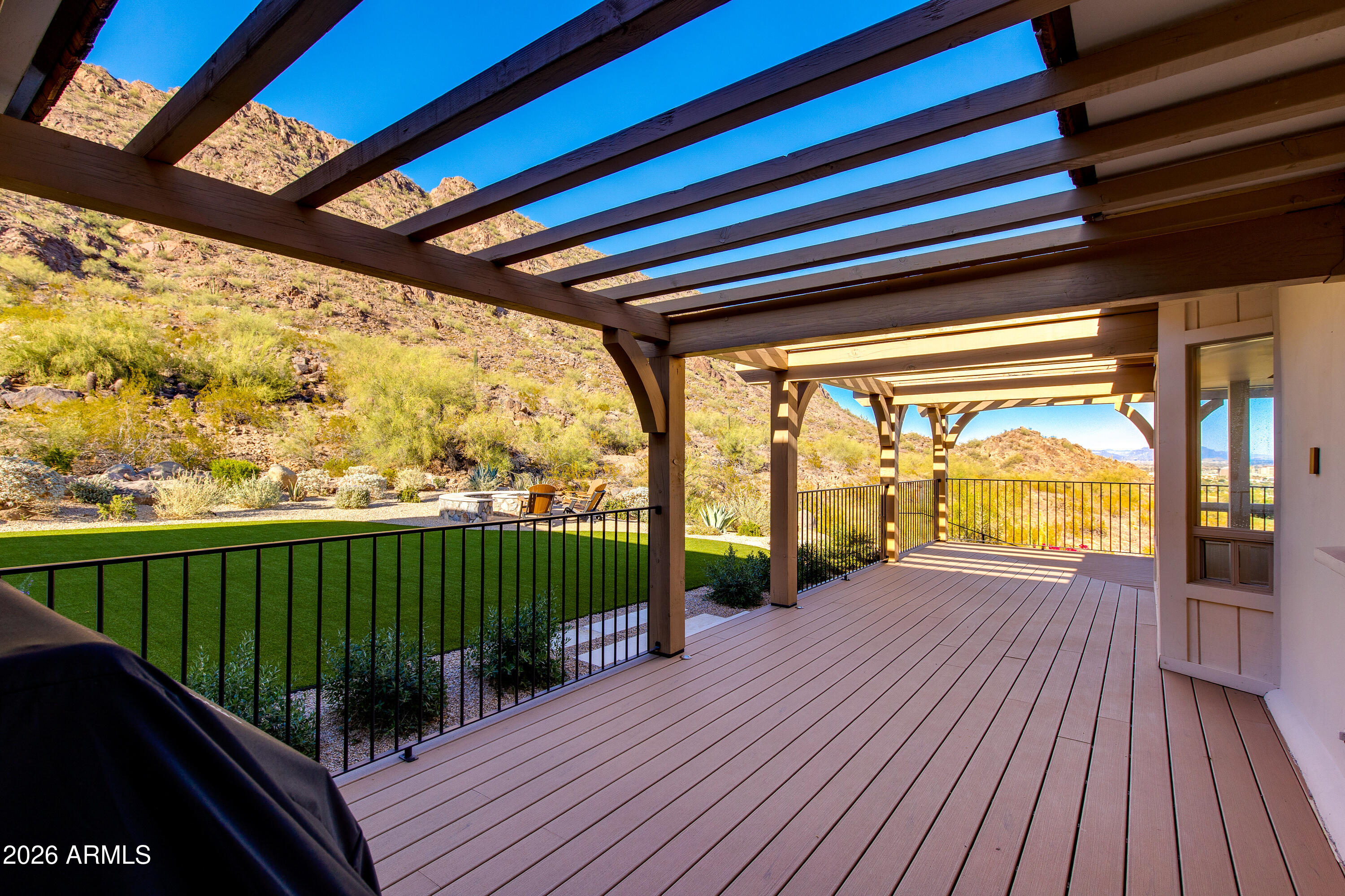5654 E MESQUITE Lane
