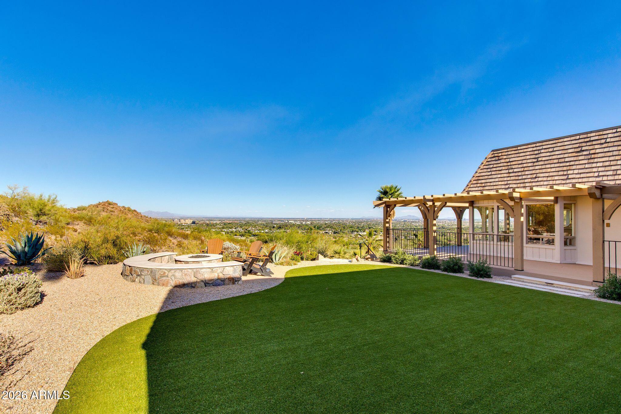 5654 E MESQUITE Lane
