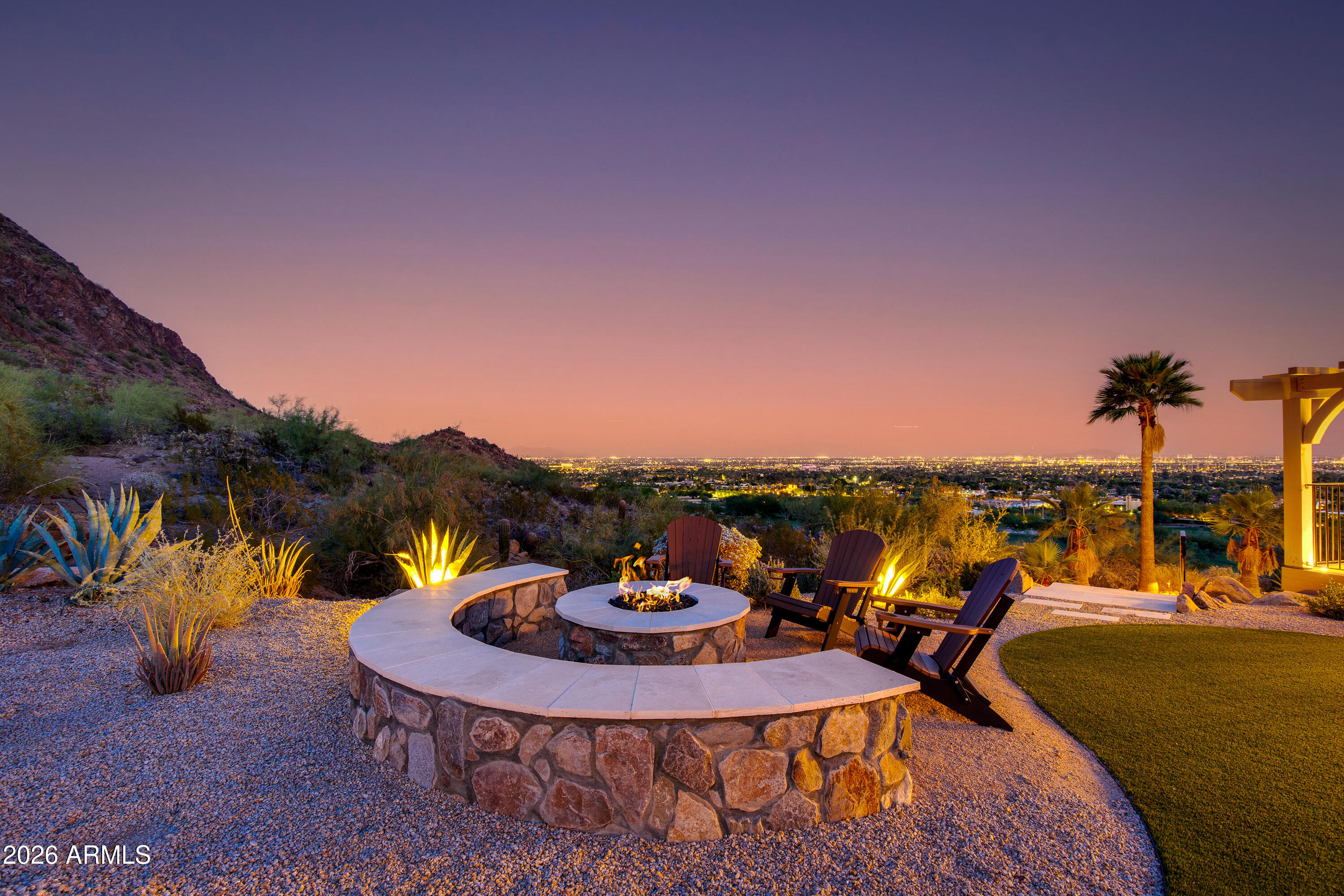 5654 E MESQUITE Lane