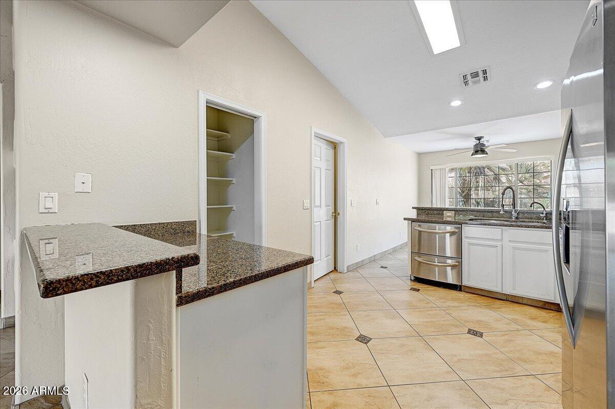 432 W SILVER CREEK Court
