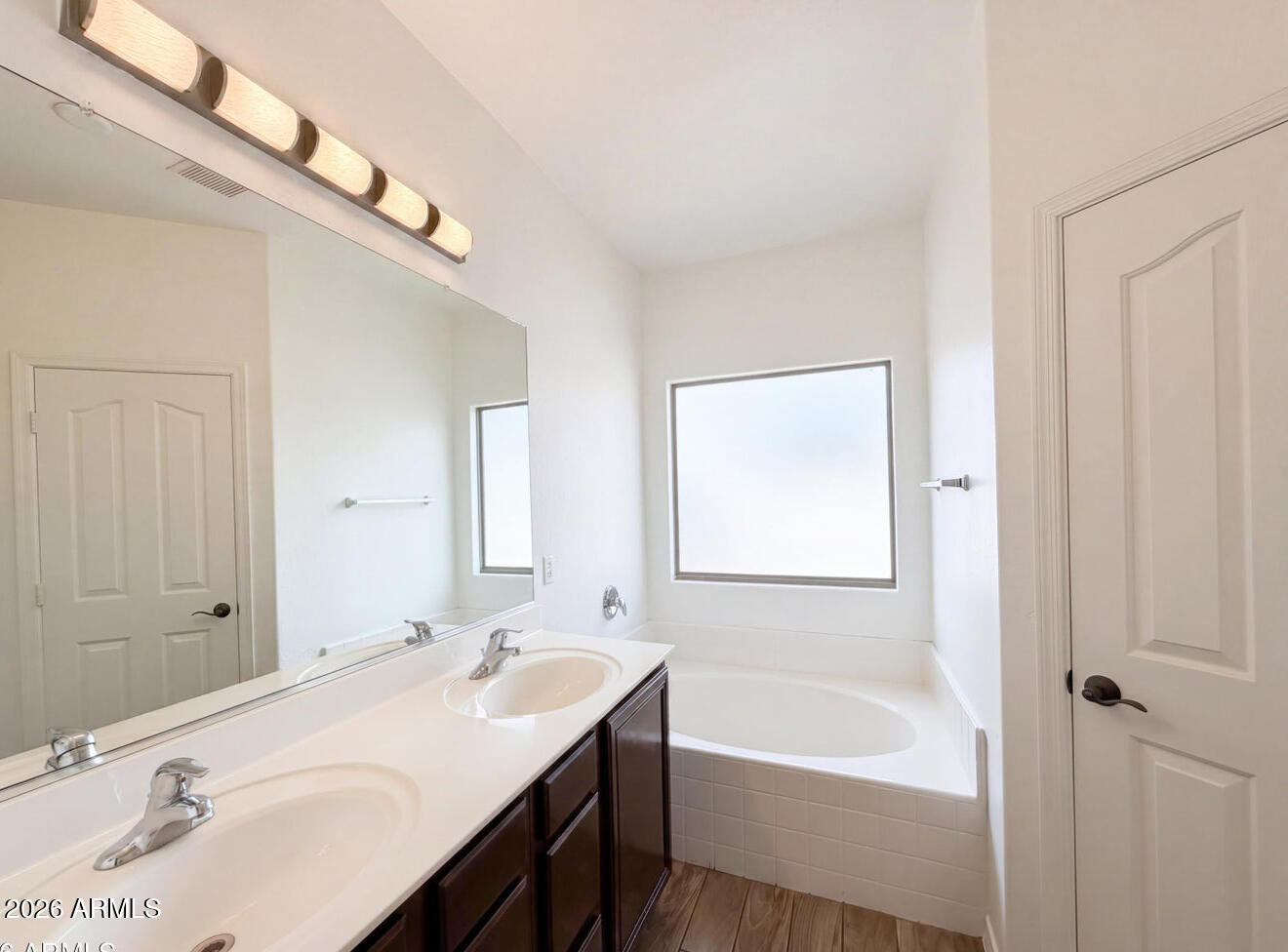 606 W BEAUTIFUL Lane