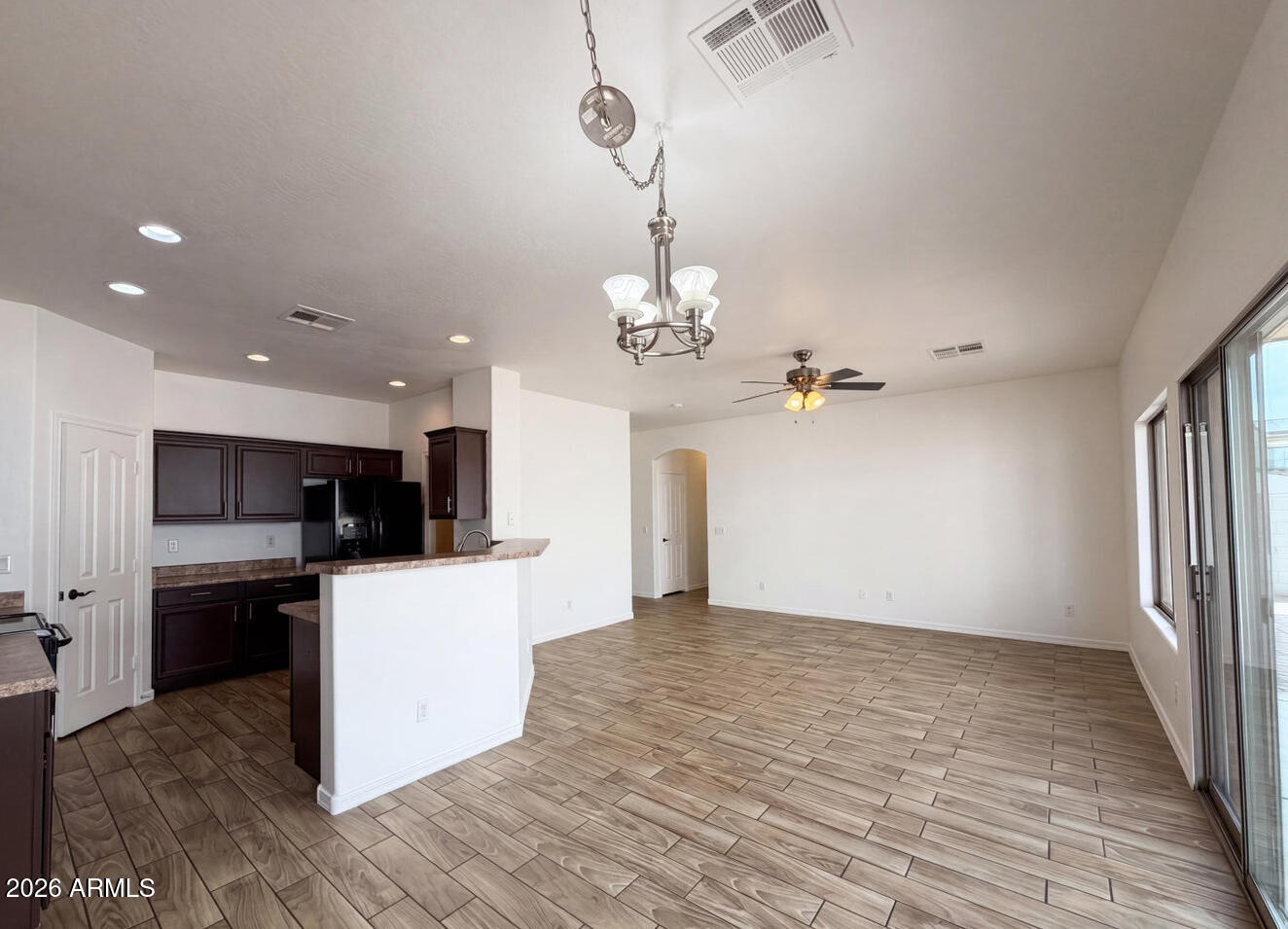 606 W BEAUTIFUL Lane