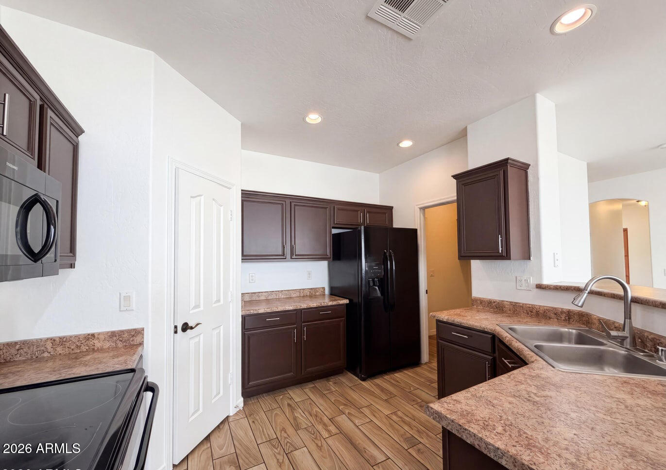 606 W BEAUTIFUL Lane