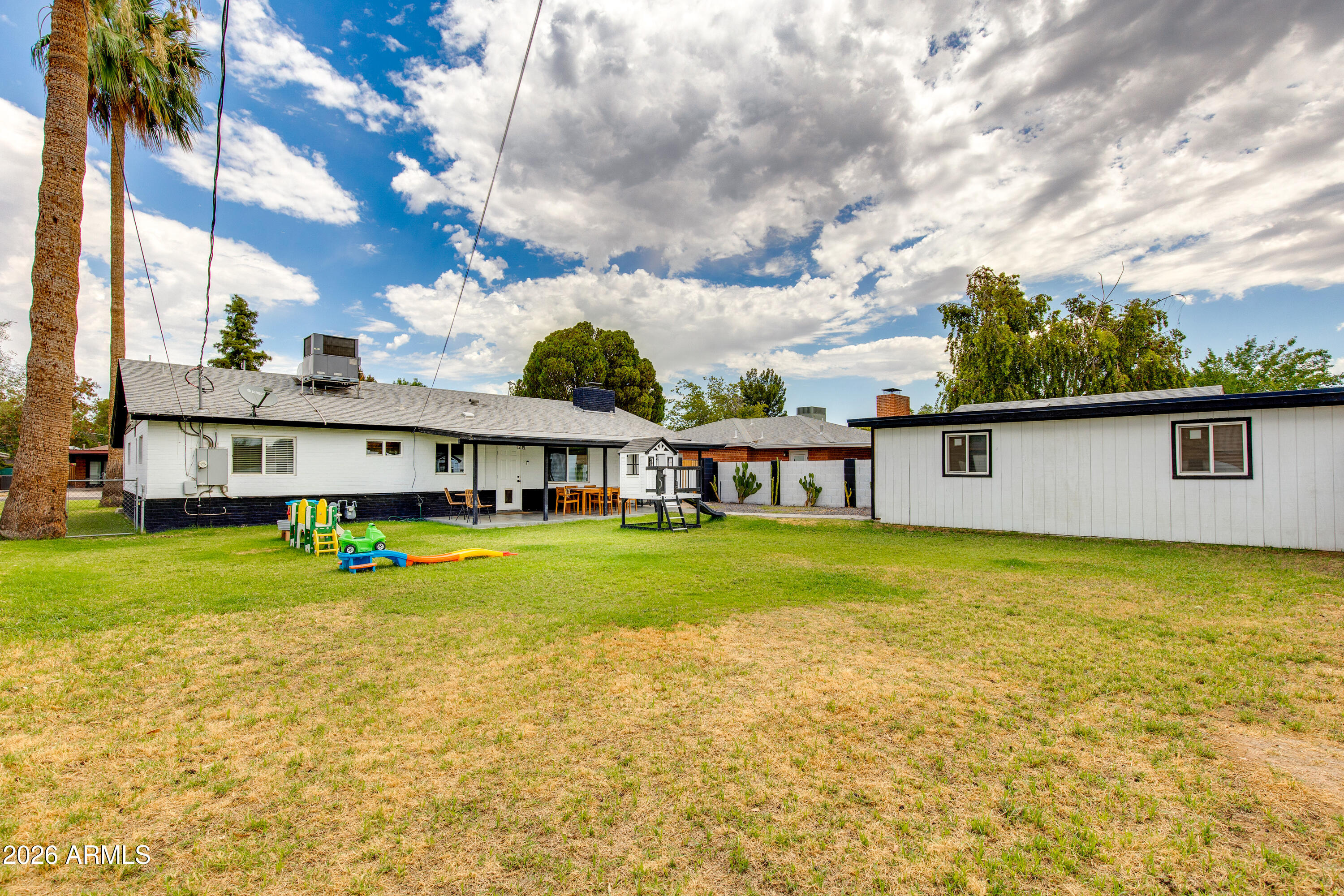 1535 W ROVEY Avenue