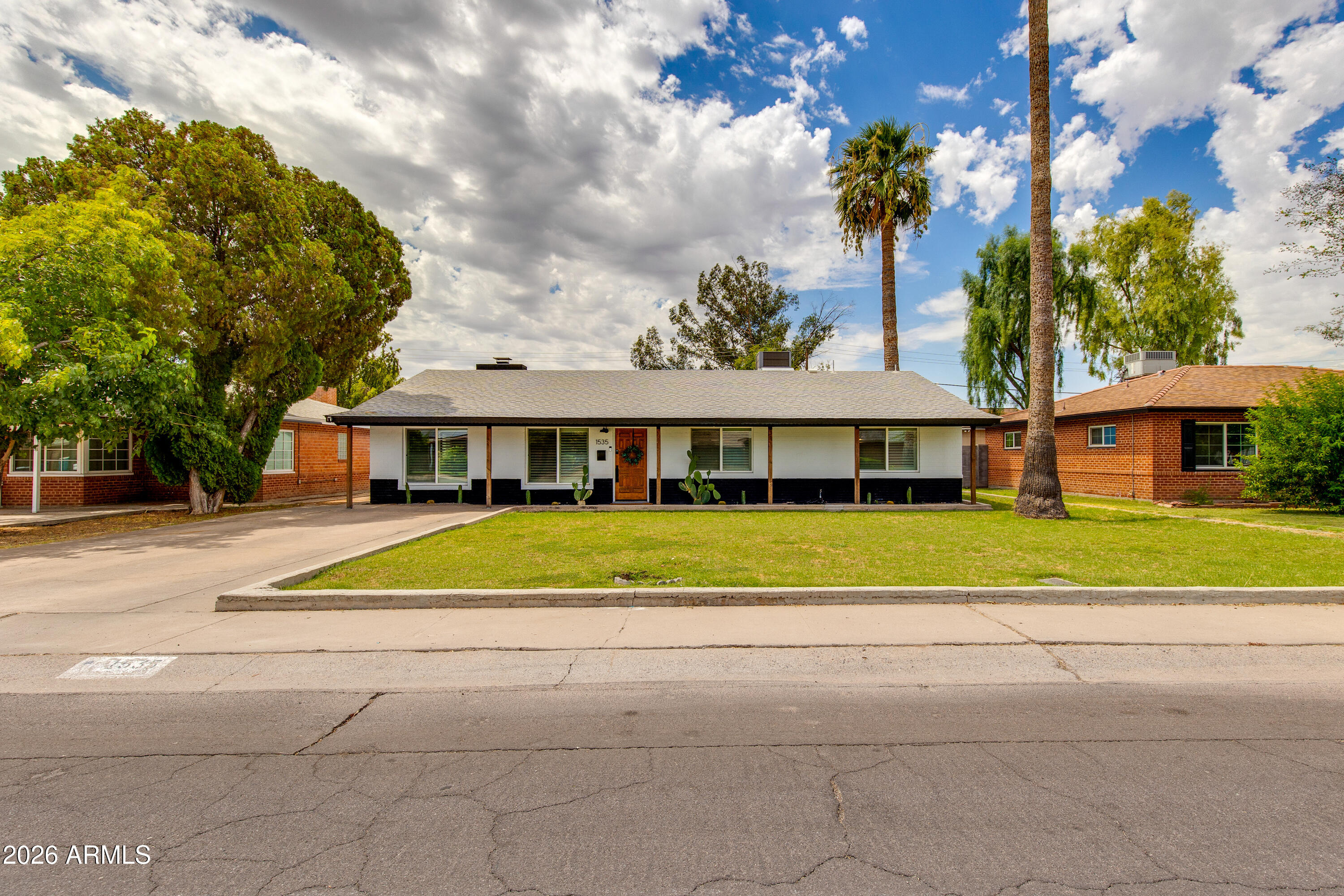1535 W ROVEY Avenue