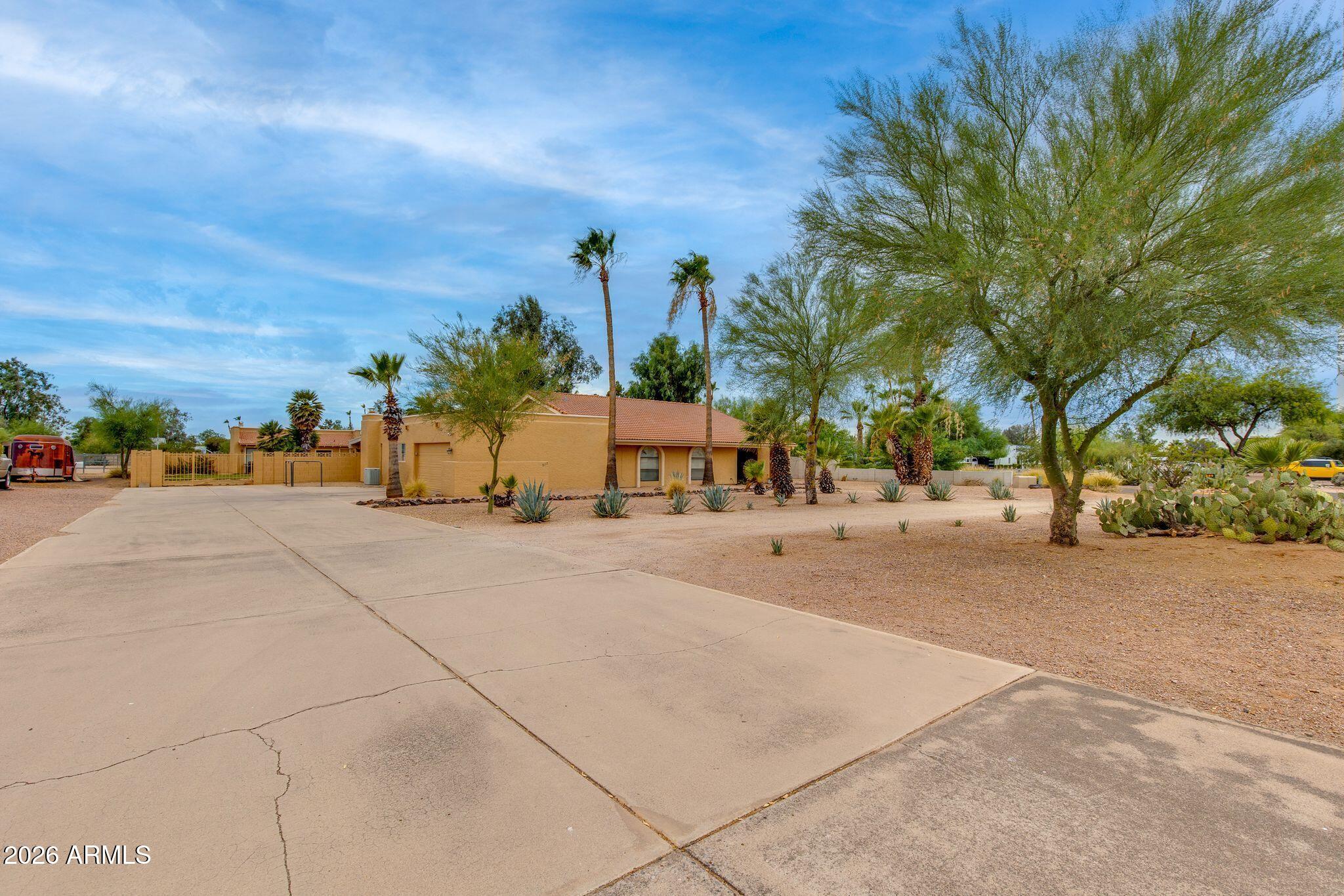 8117 E GRAY Road