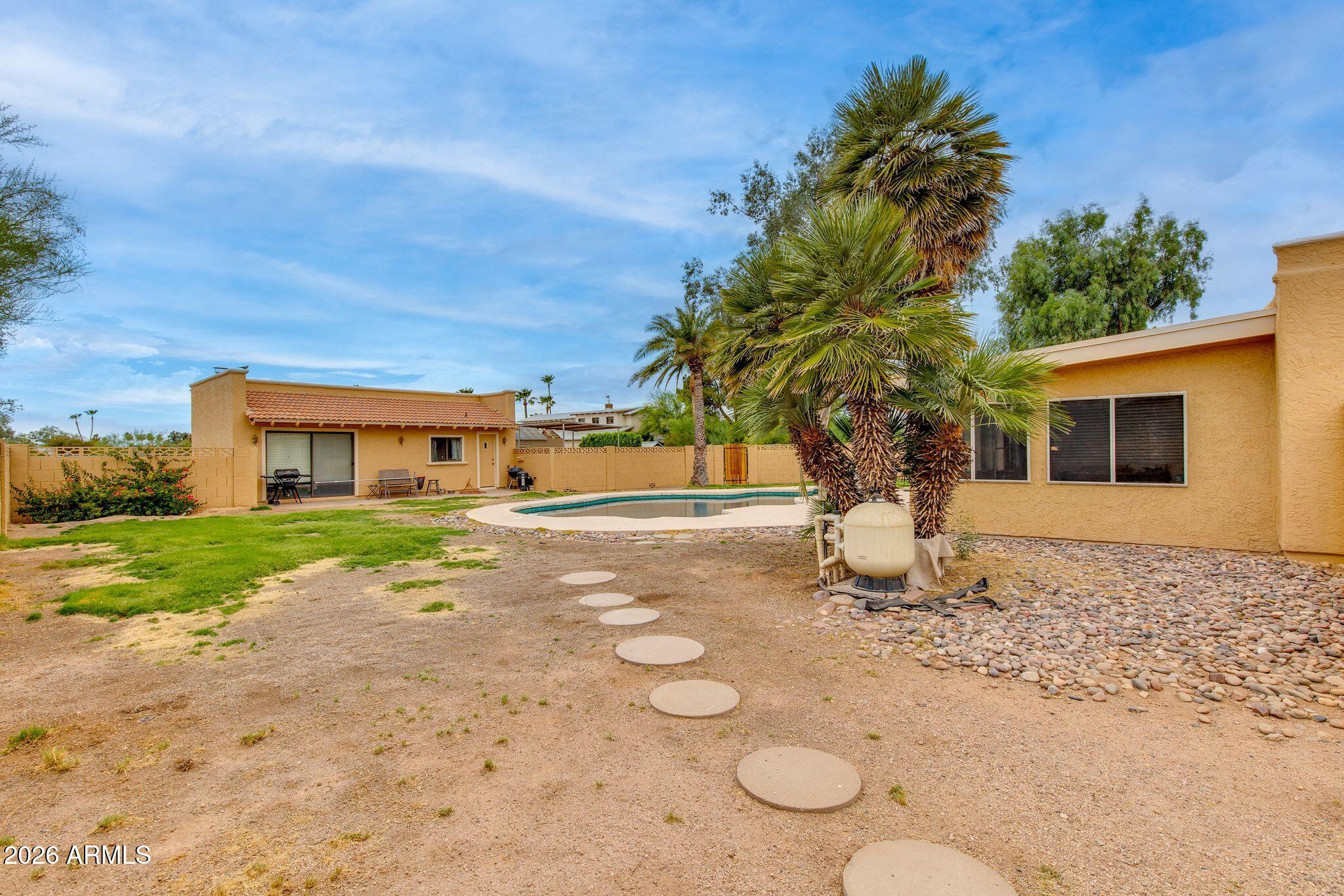 8117 E GRAY Road