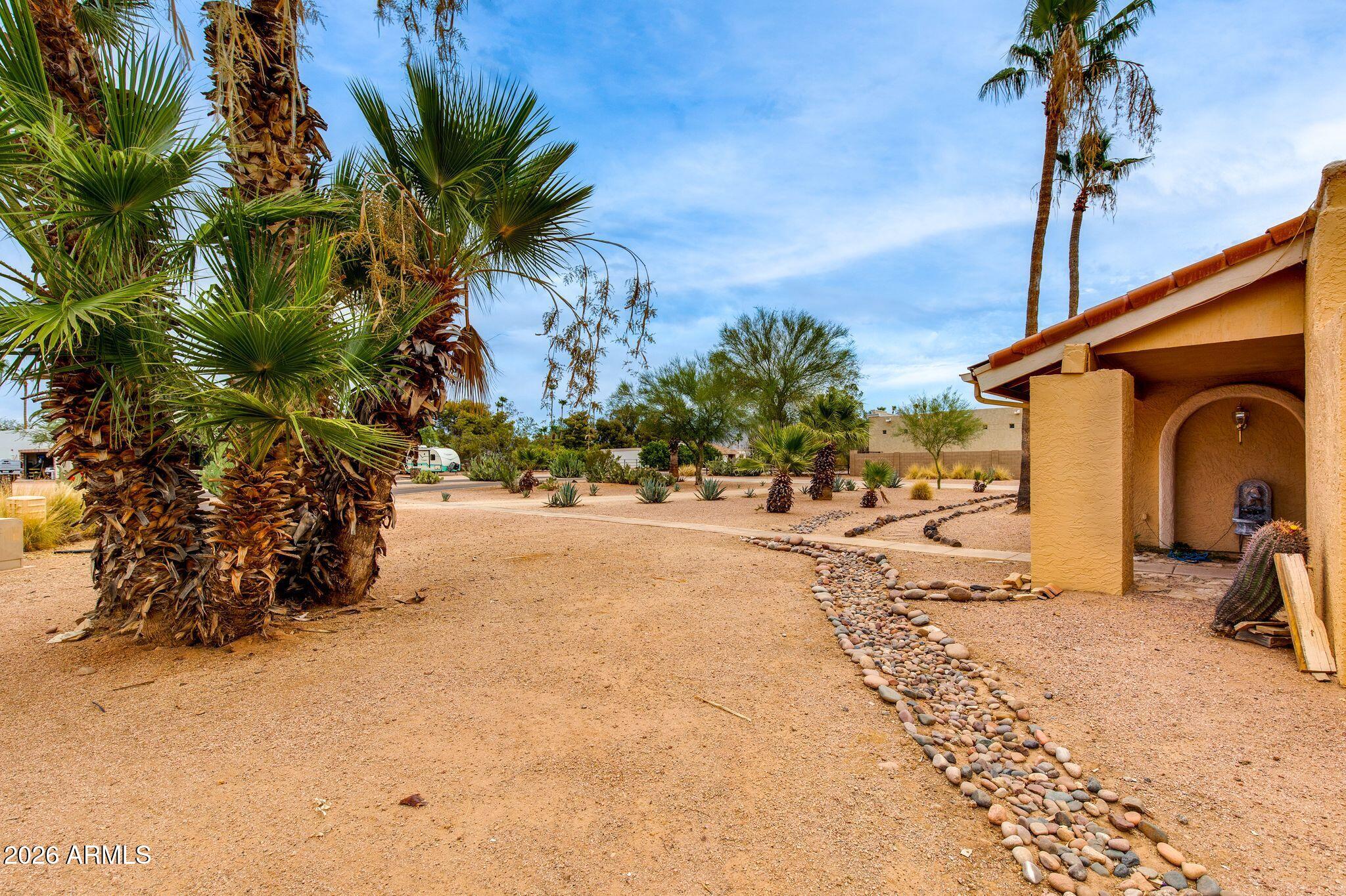 8117 E GRAY Road