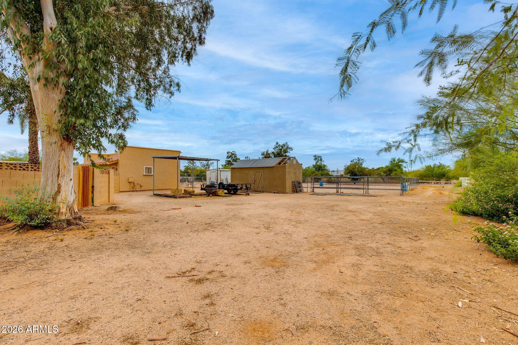 8117 E GRAY Road