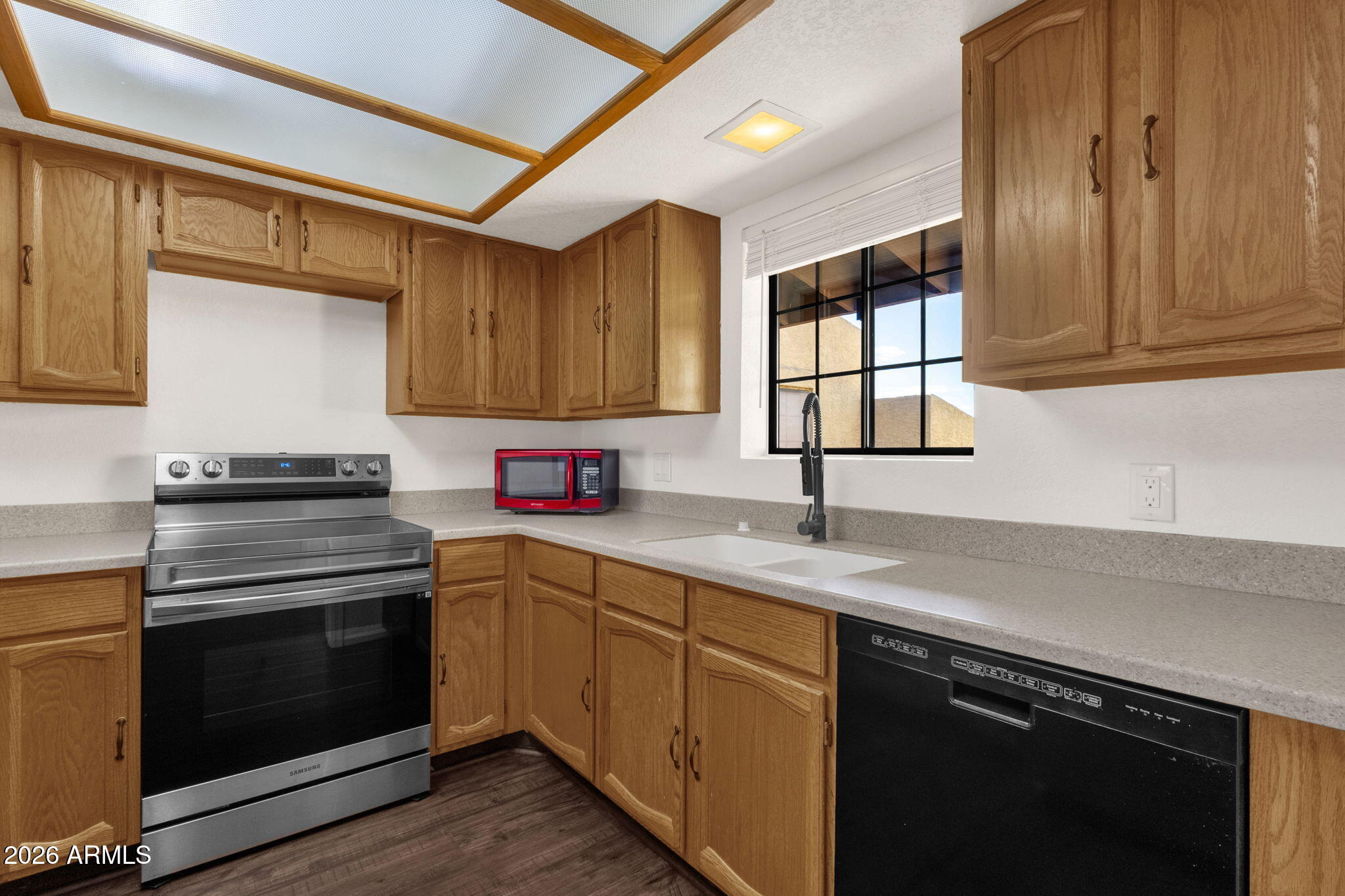 8344 N 21ST Drive I204