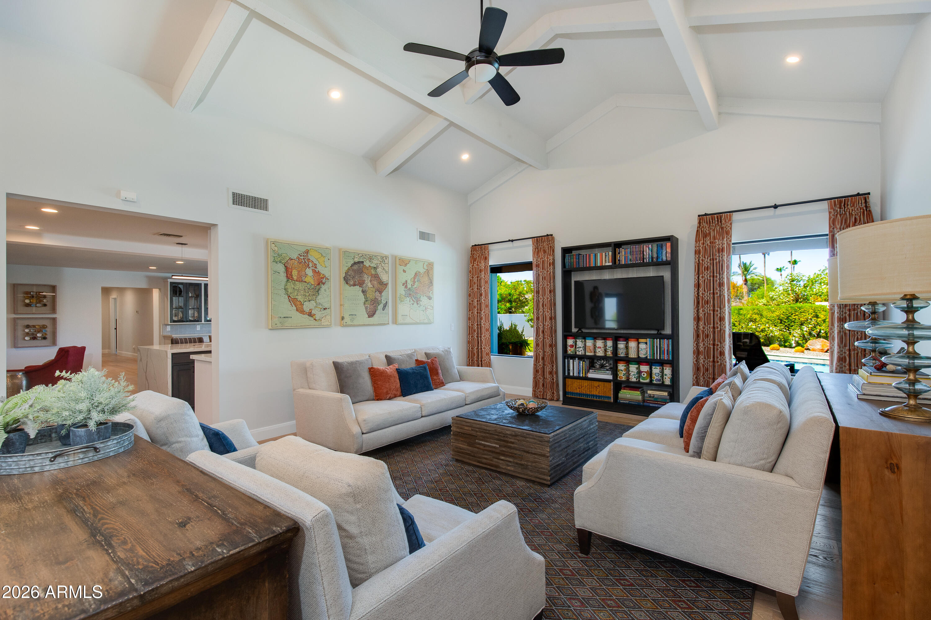 2409 E SOLANO Drive