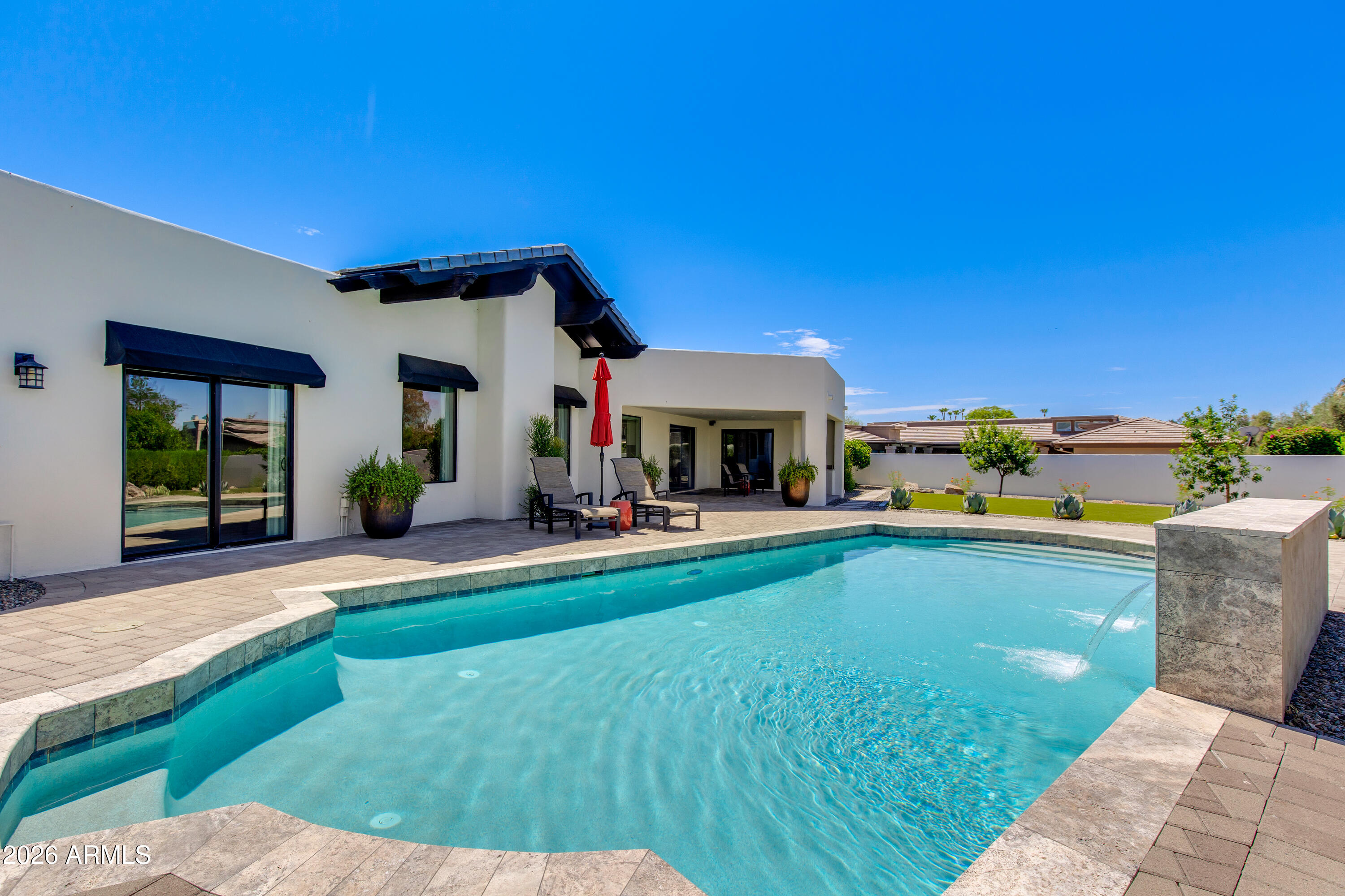 2409 E SOLANO Drive