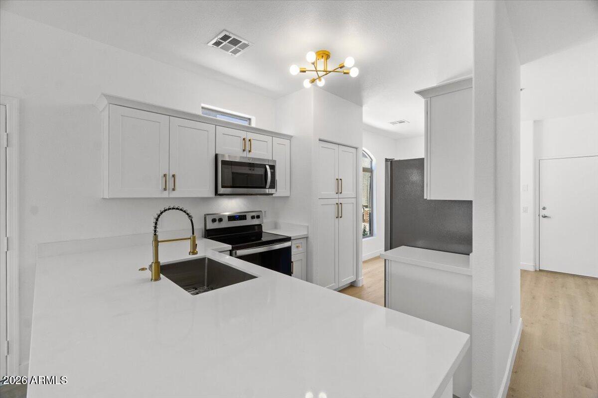 2401 E RIO SALADO Parkway 1144