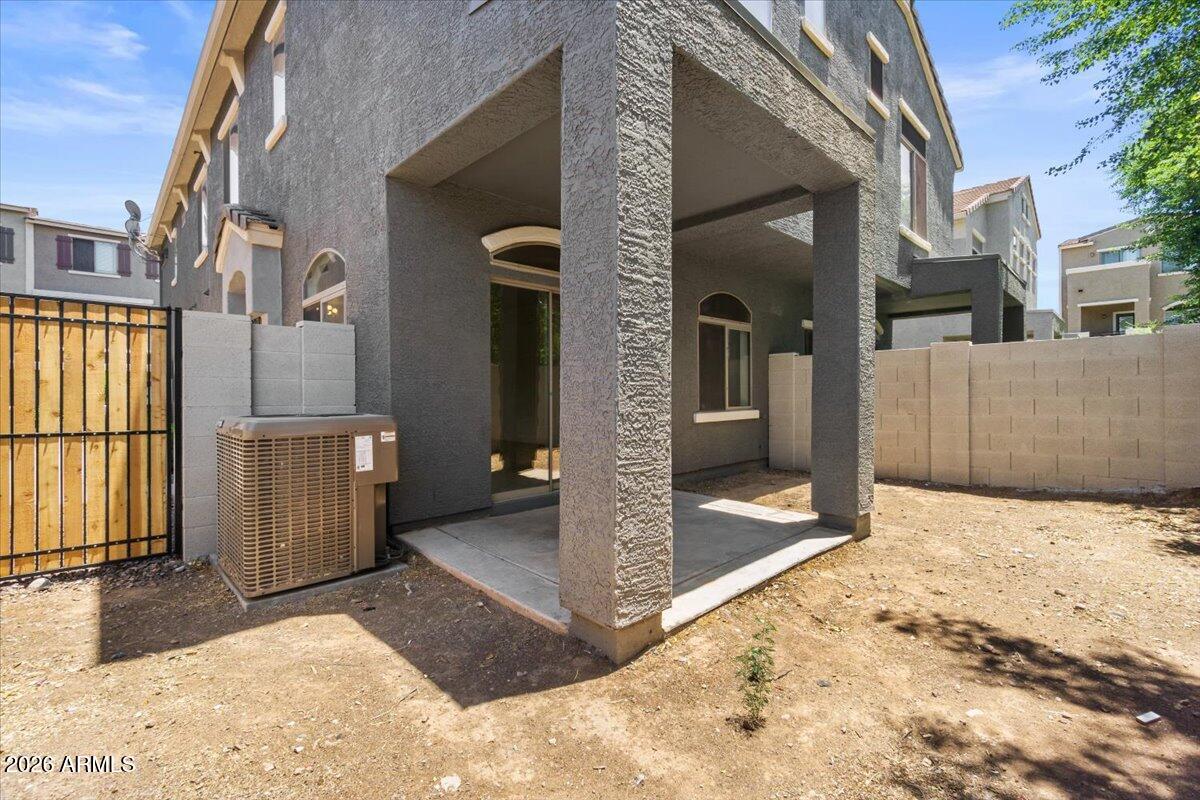 2401 E RIO SALADO Parkway 1144