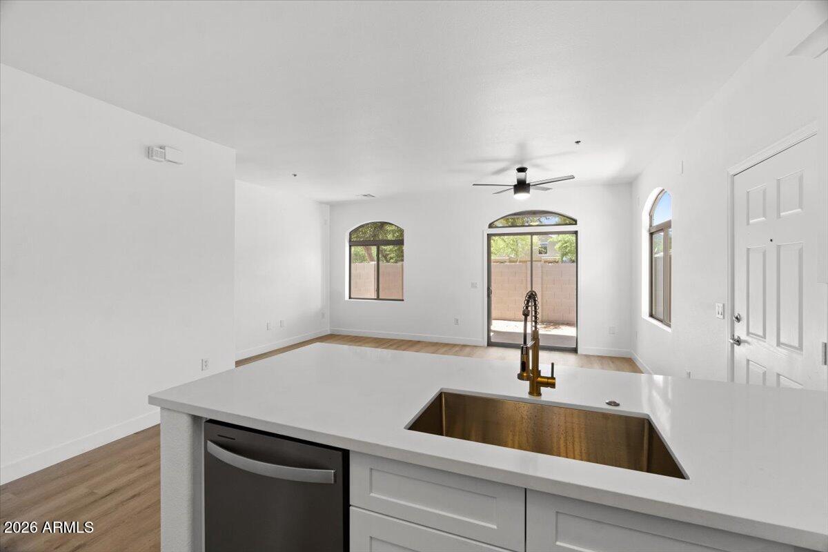 2401 E RIO SALADO Parkway 1144