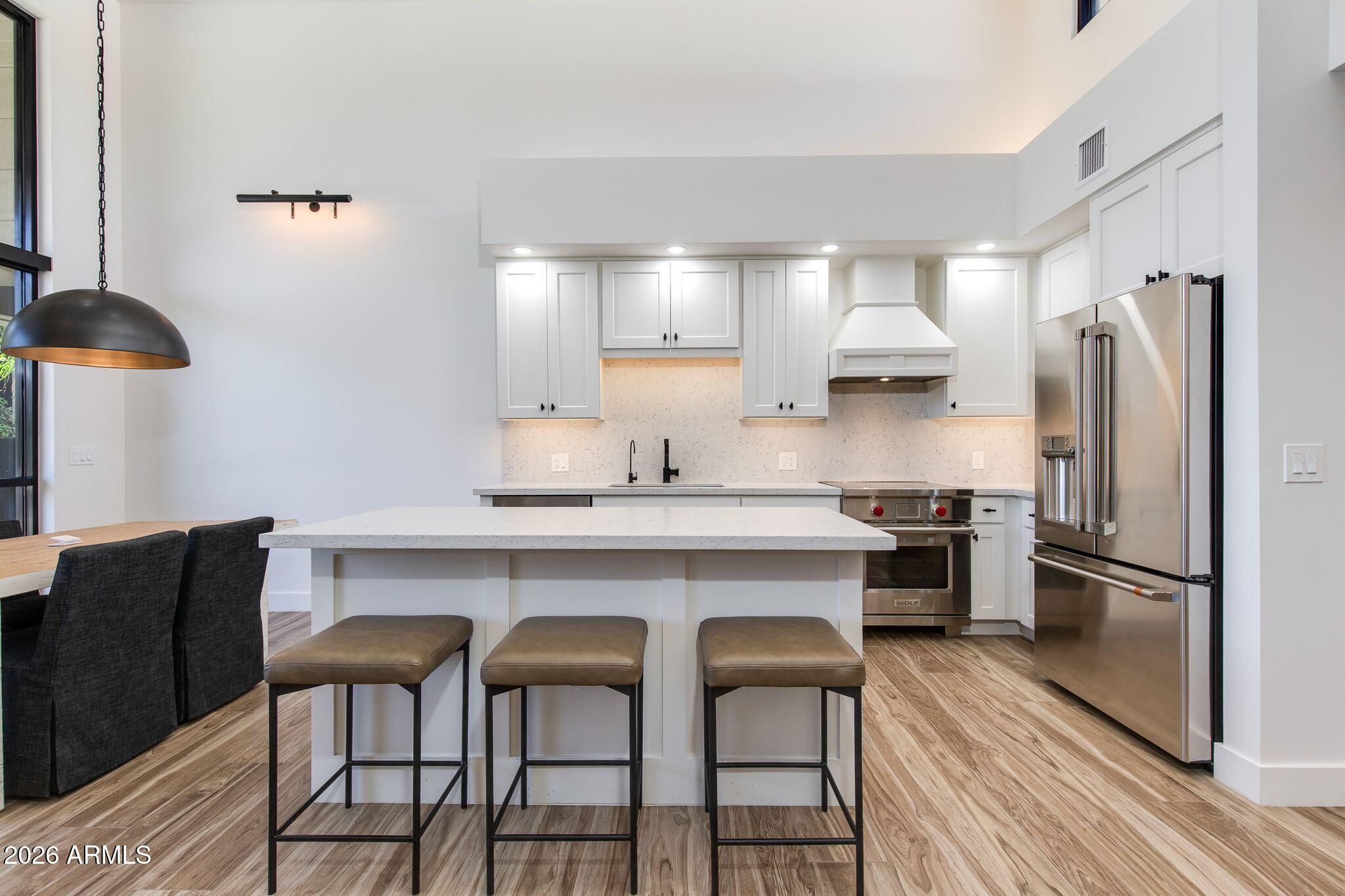 2802 E CAMINO ACEQUIA Drive 2