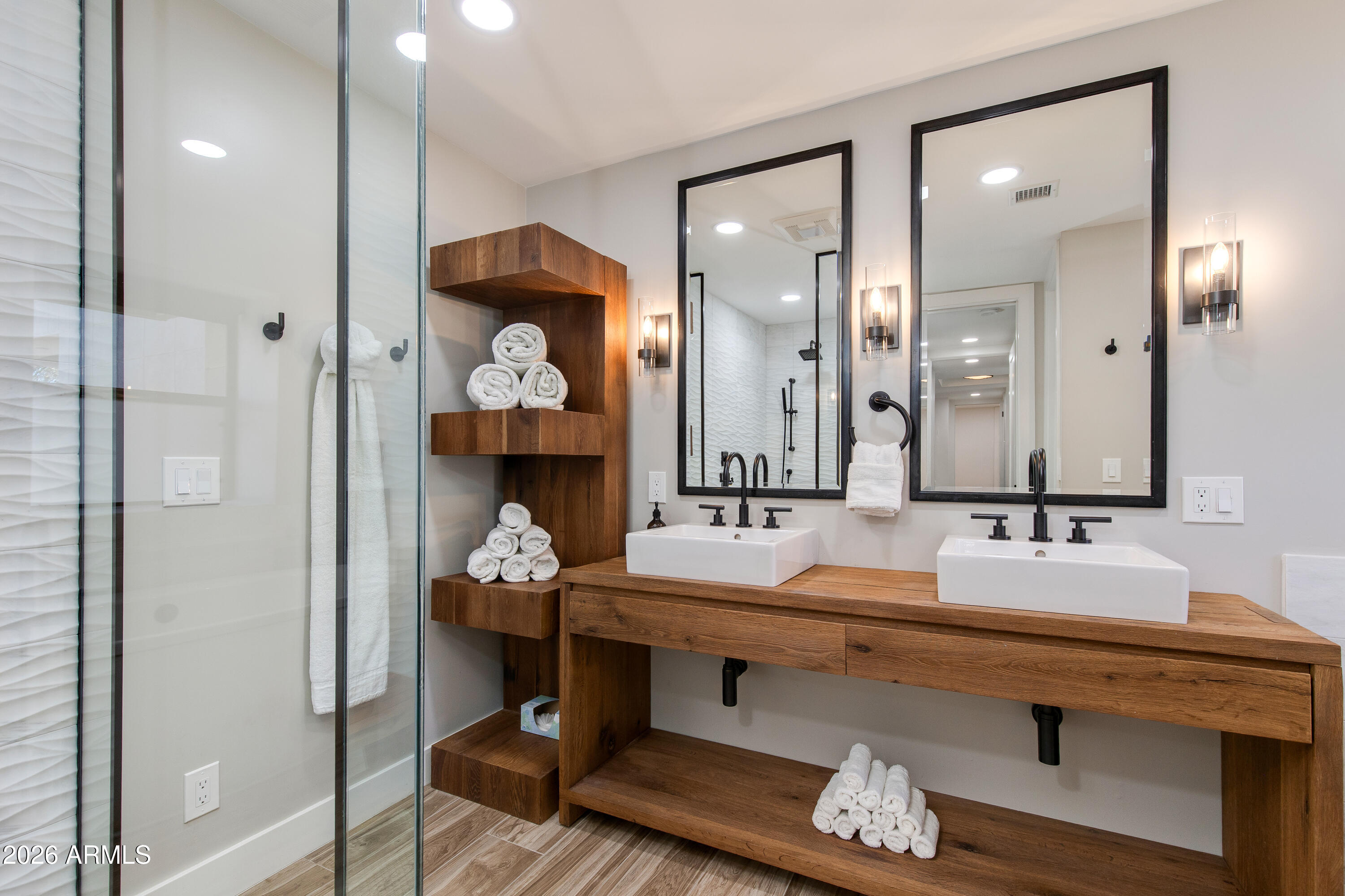 2802 E CAMINO ACEQUIA Drive 2