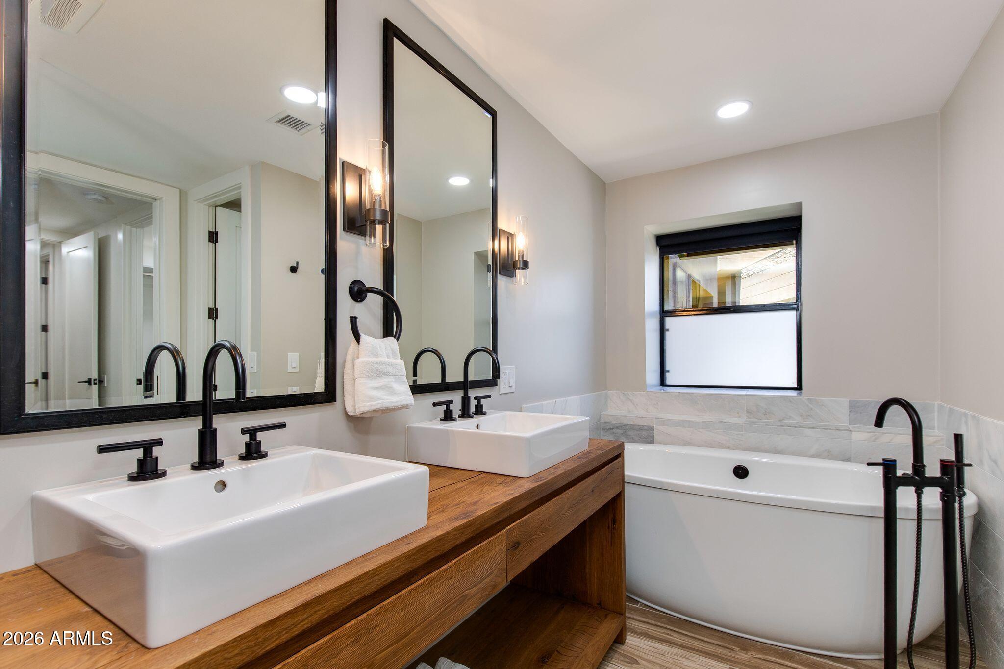 2802 E CAMINO ACEQUIA Drive 2