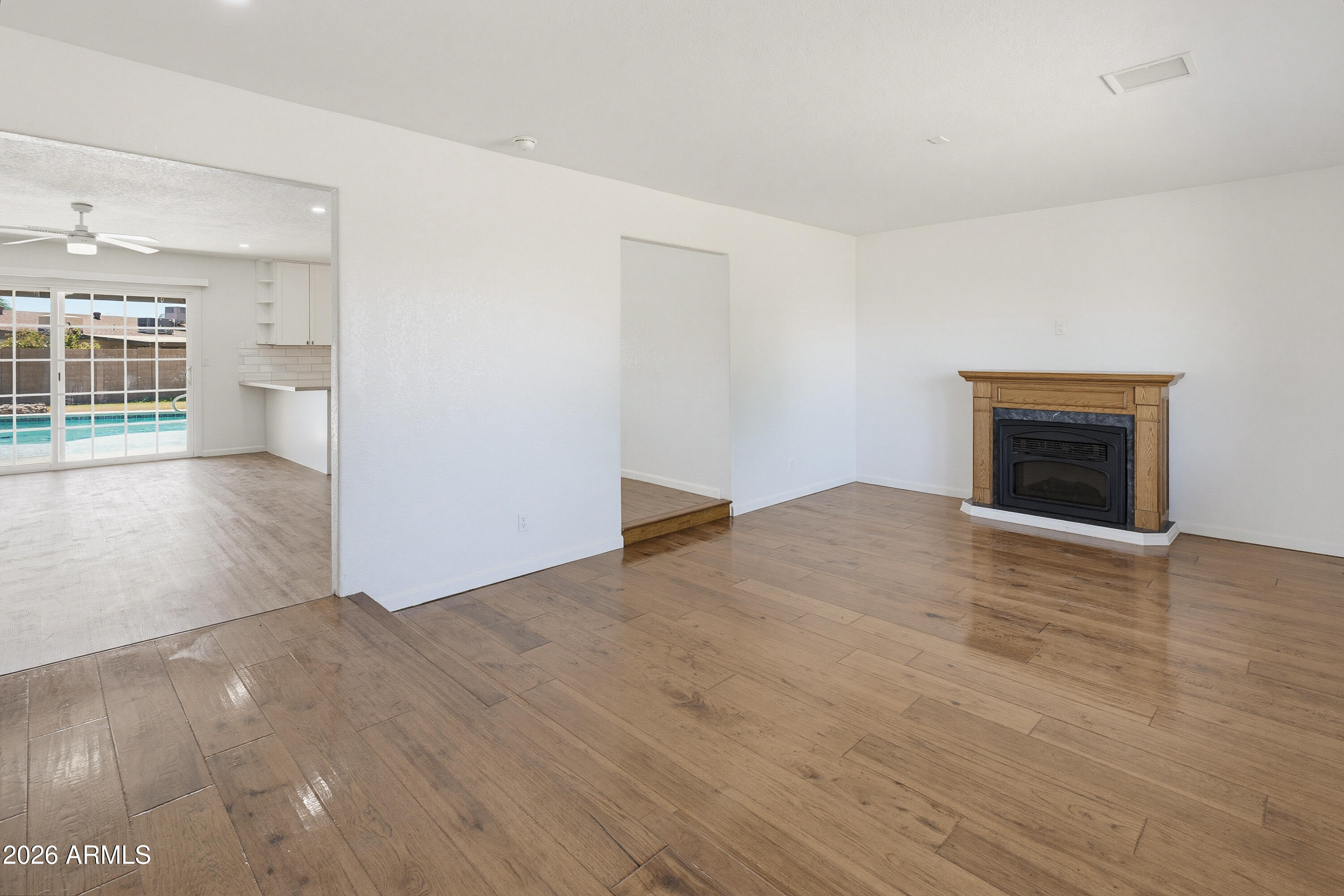 3523 W BROWN Street