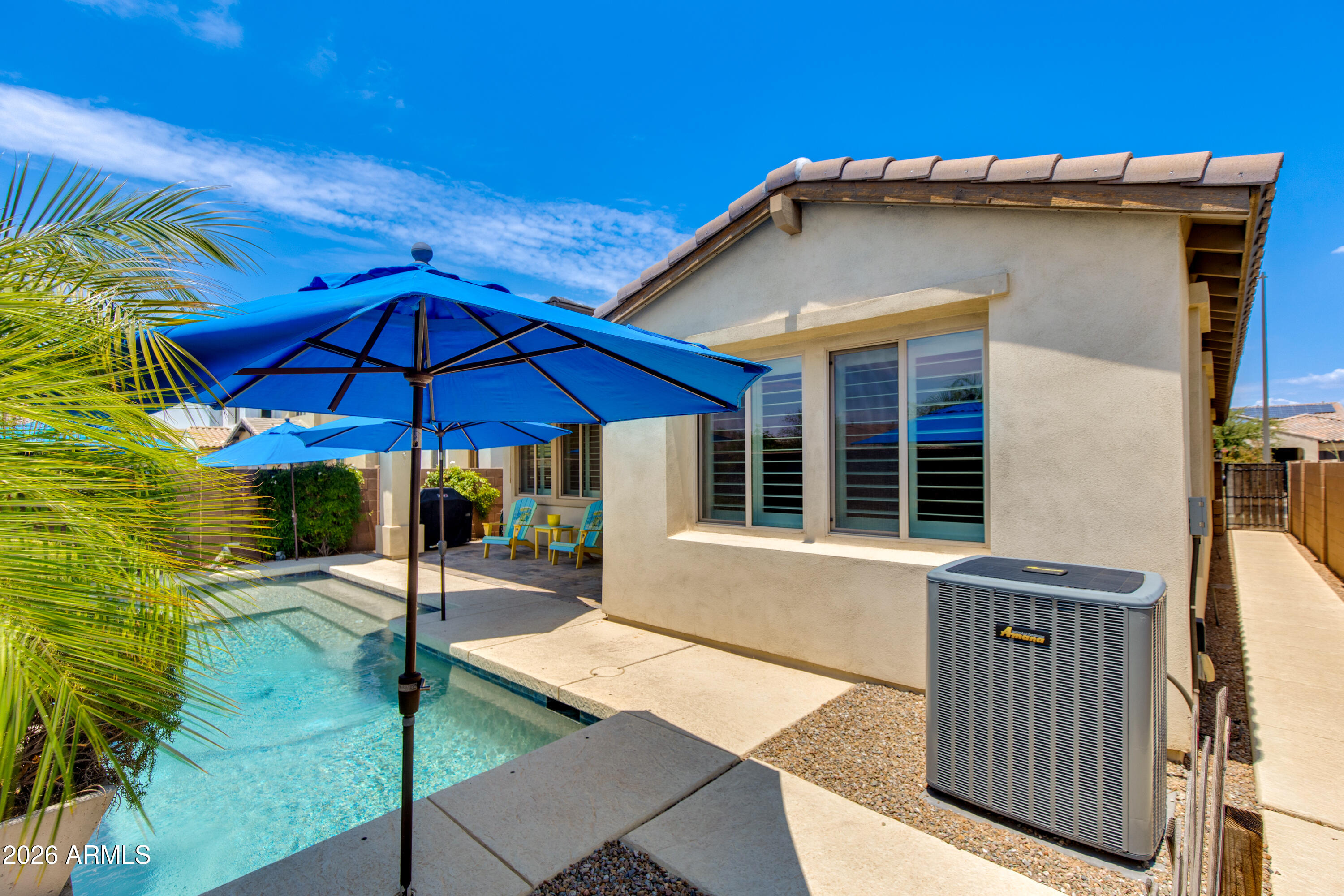 3865 E LOMA VISTA Street