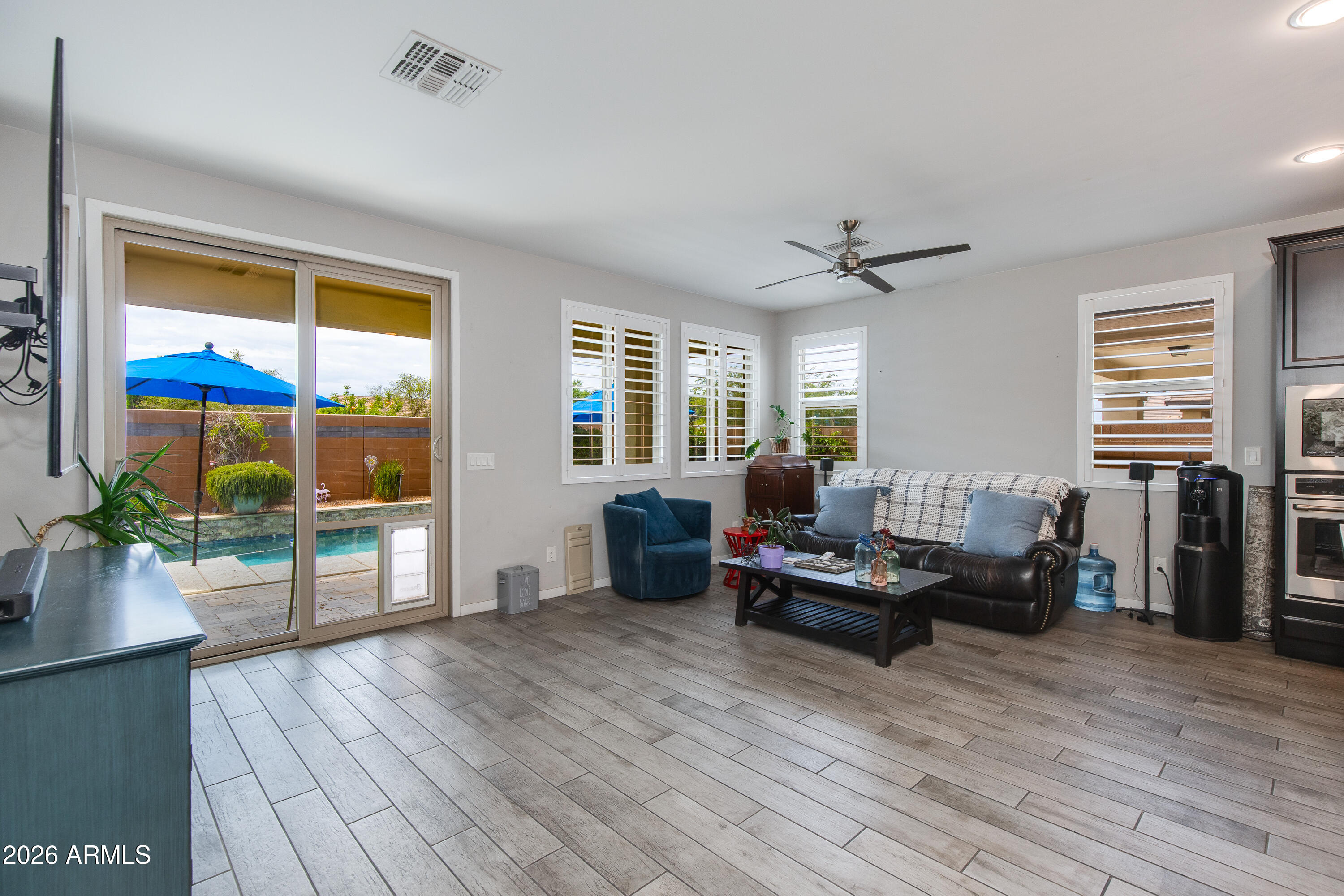 3865 E LOMA VISTA Street