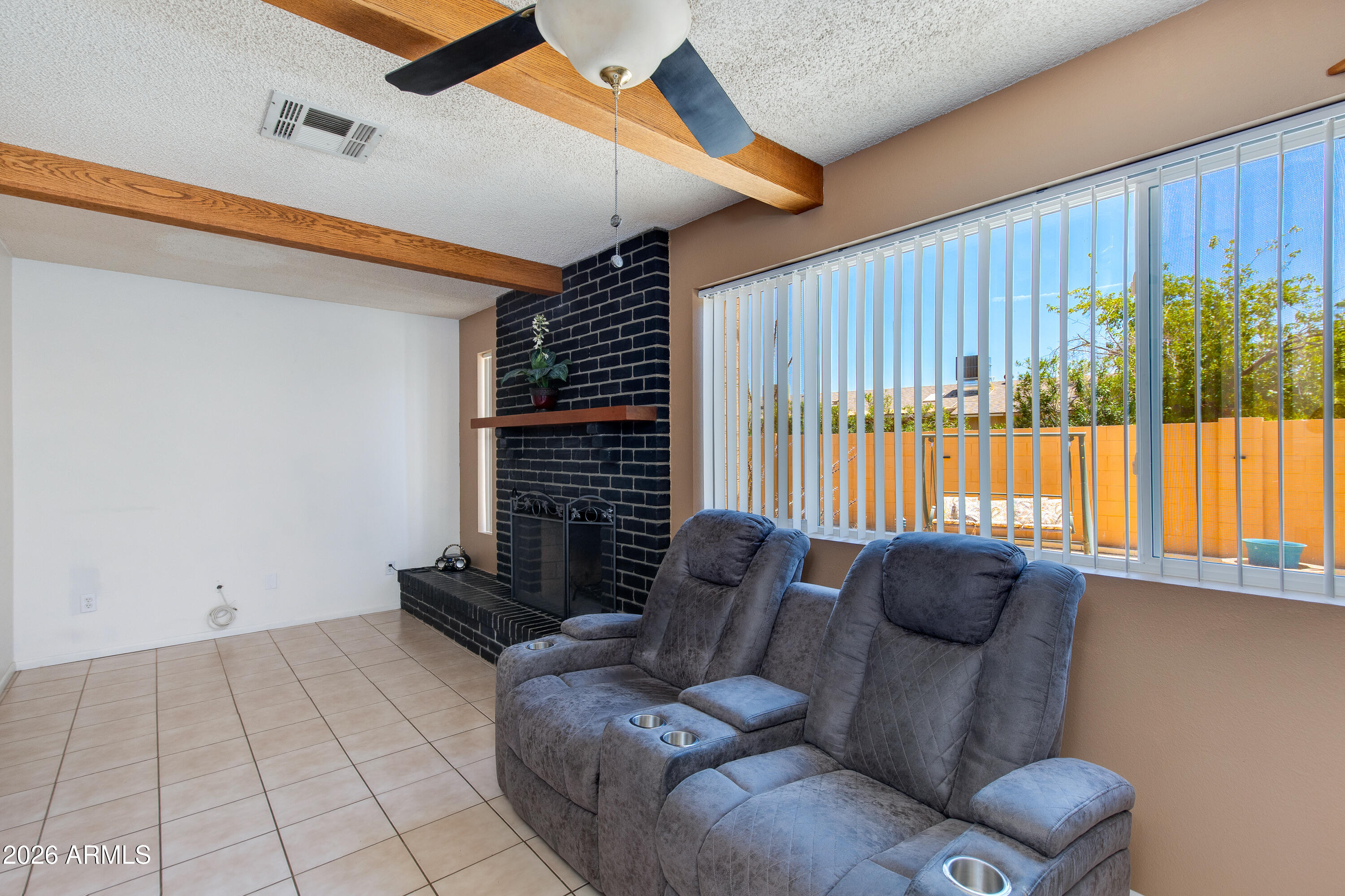 2815 E SYLVIA Street