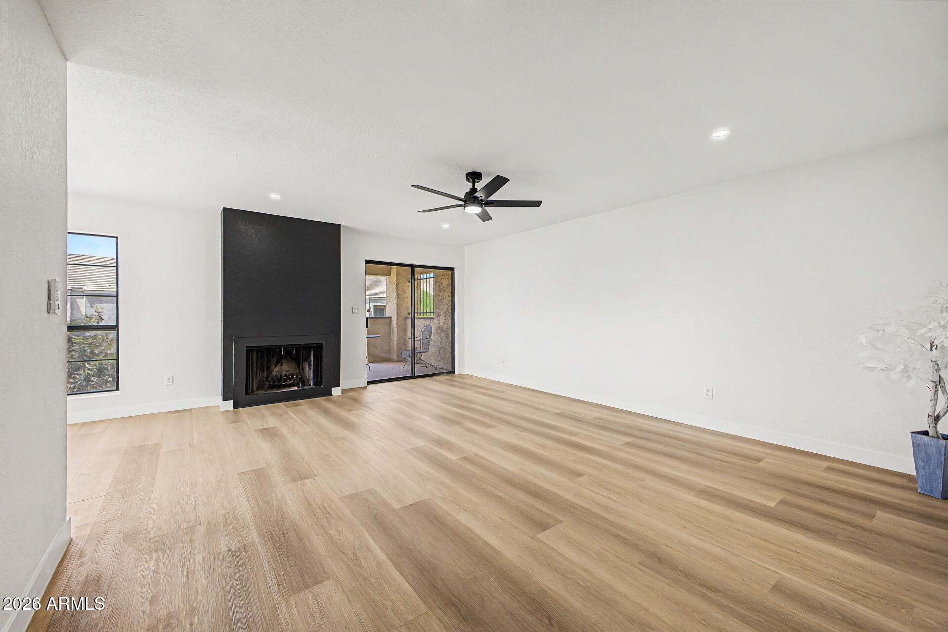 8202 N 21ST Drive B201