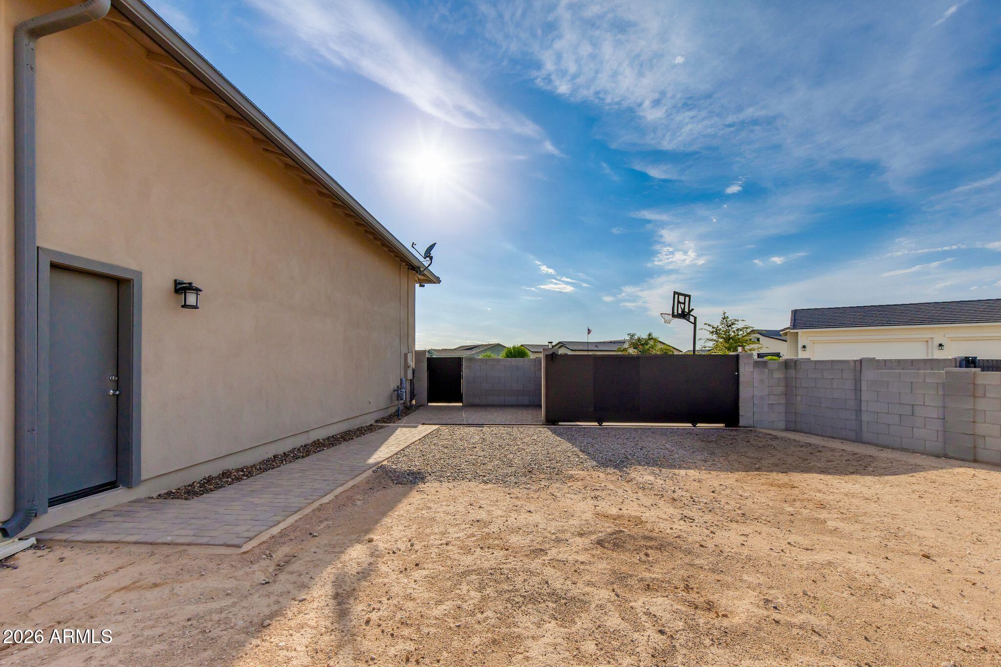 223 W FAIRFIELD Street